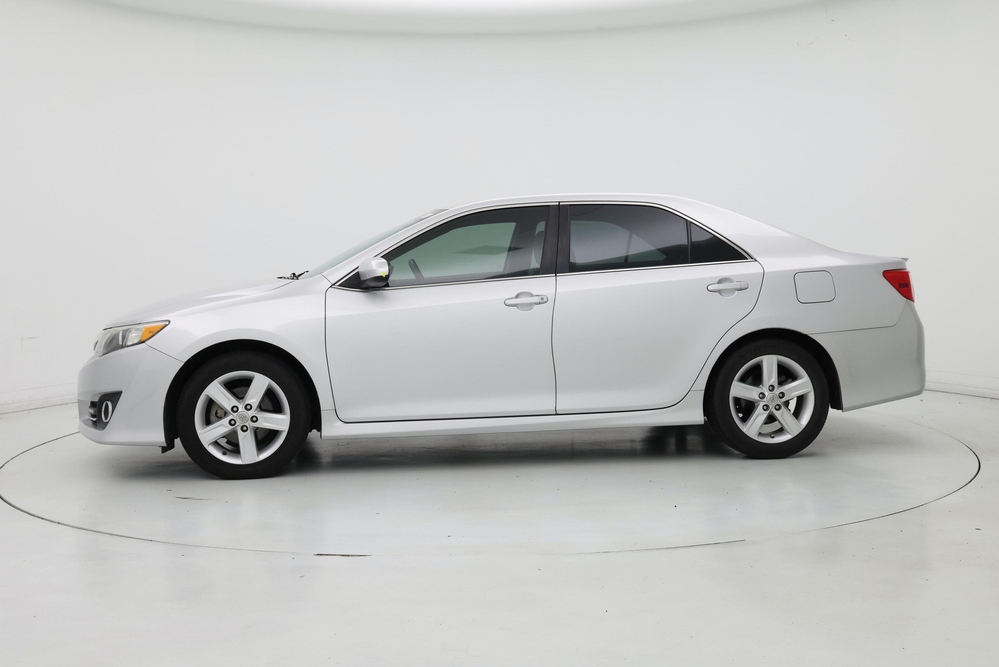 Thumbnail: 2014 Toyota Camry - 3