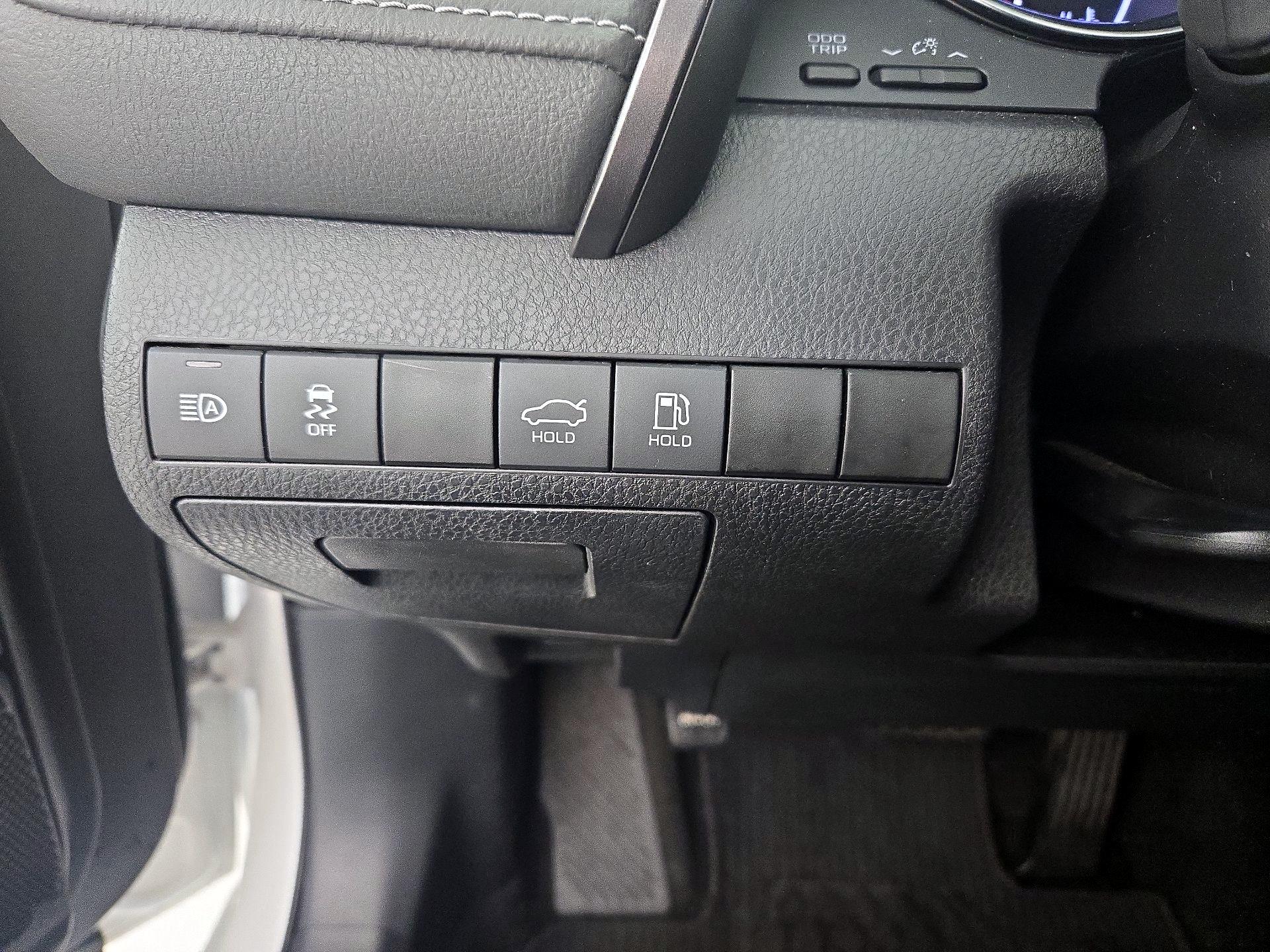 Thumbnail: 2019 Toyota Camry - 13