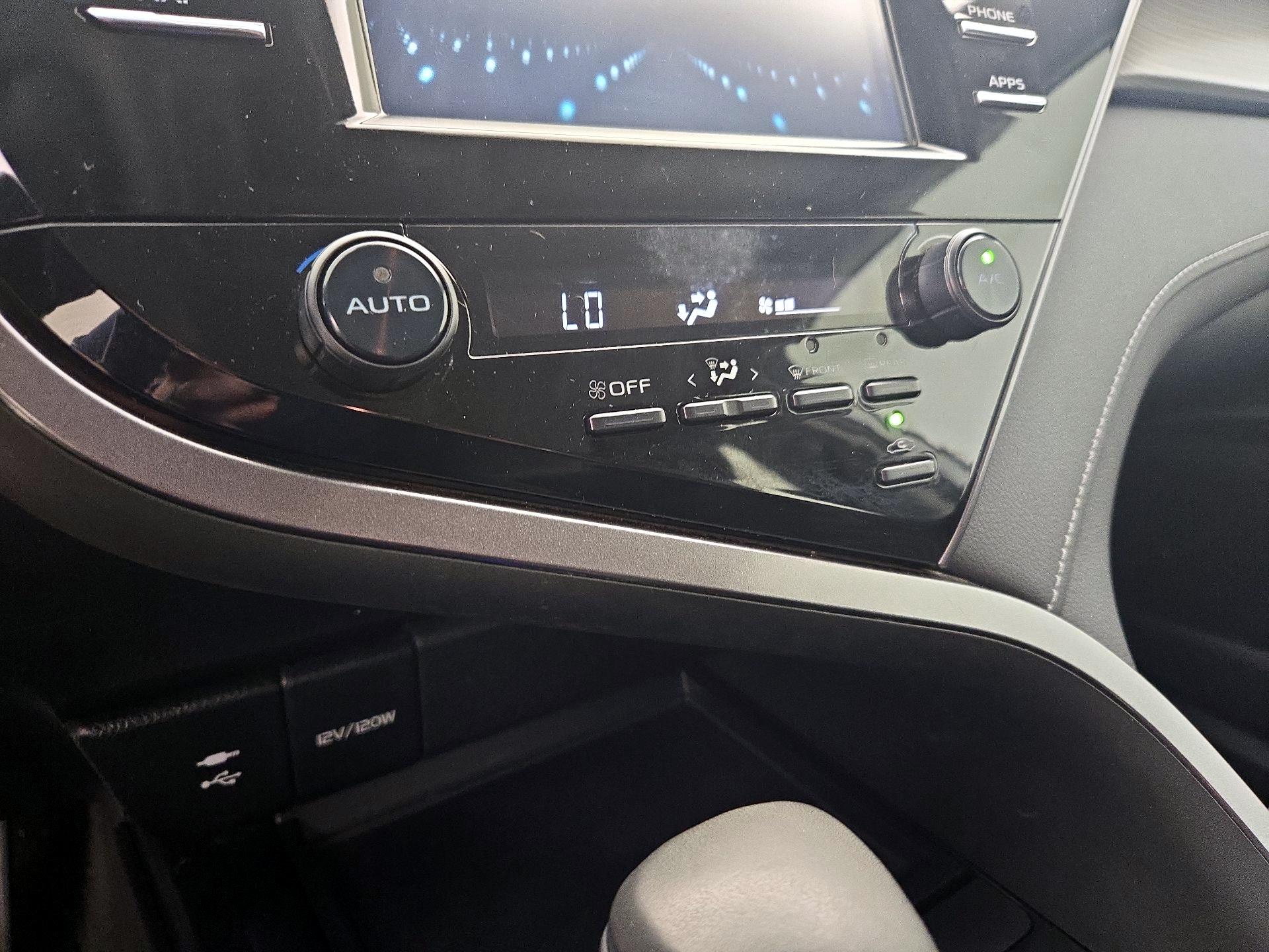 Thumbnail: 2019 Toyota Camry - 16