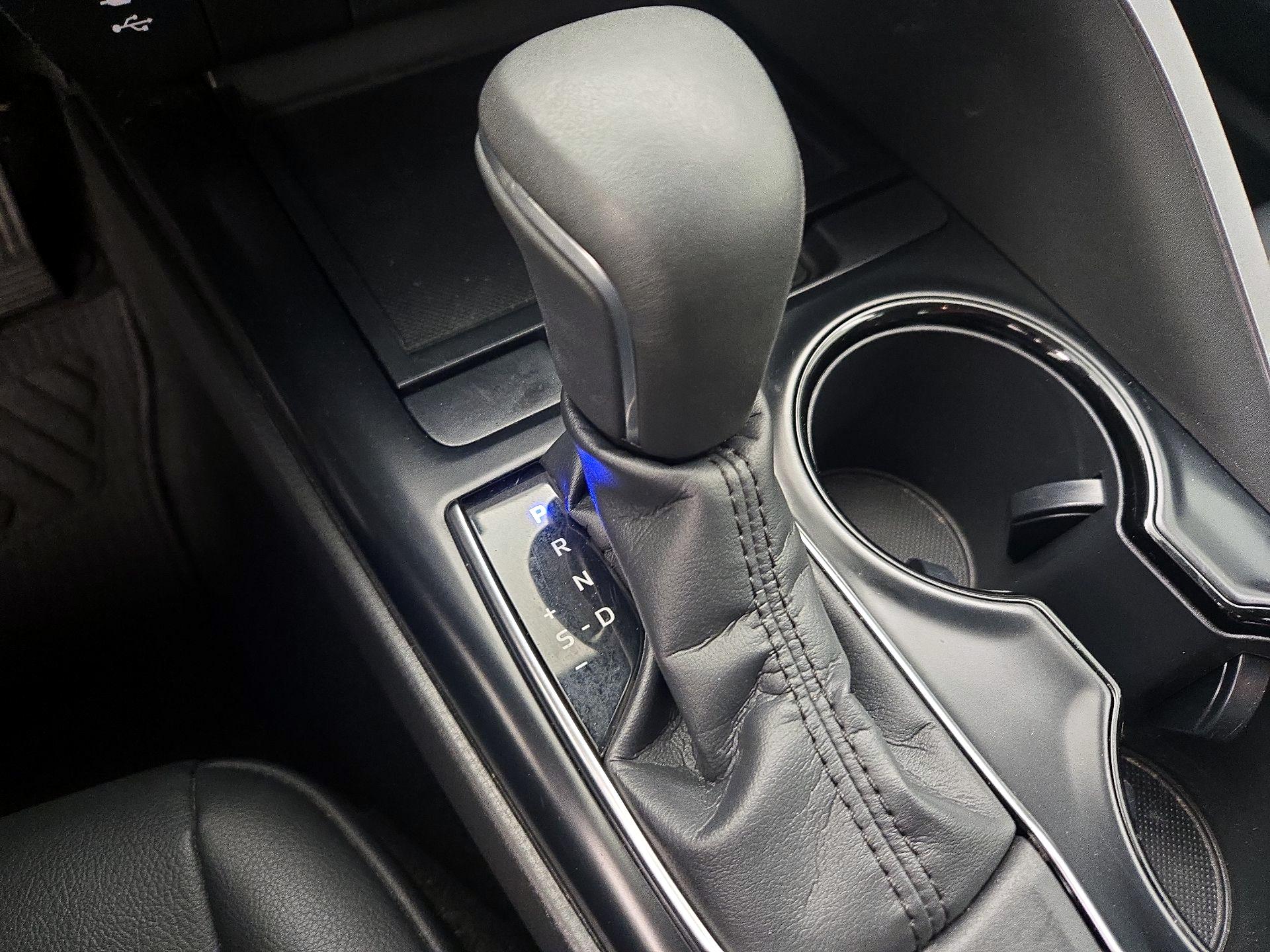 Thumbnail: 2019 Toyota Camry - 17