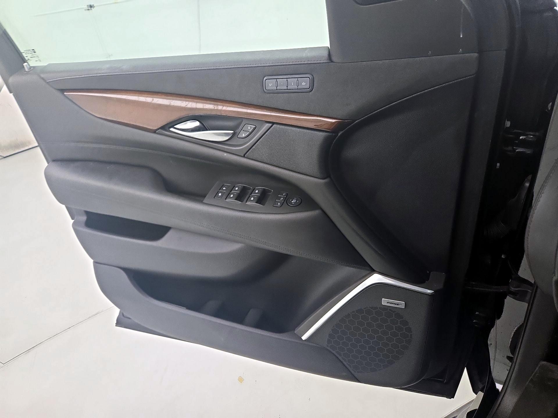 Thumbnail: 2020 Cadillac Escalade - 12
