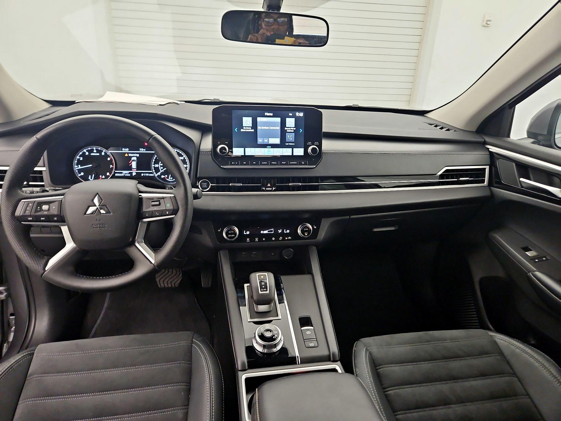 Thumbnail: 2022 Mitsubishi Outlander - 9