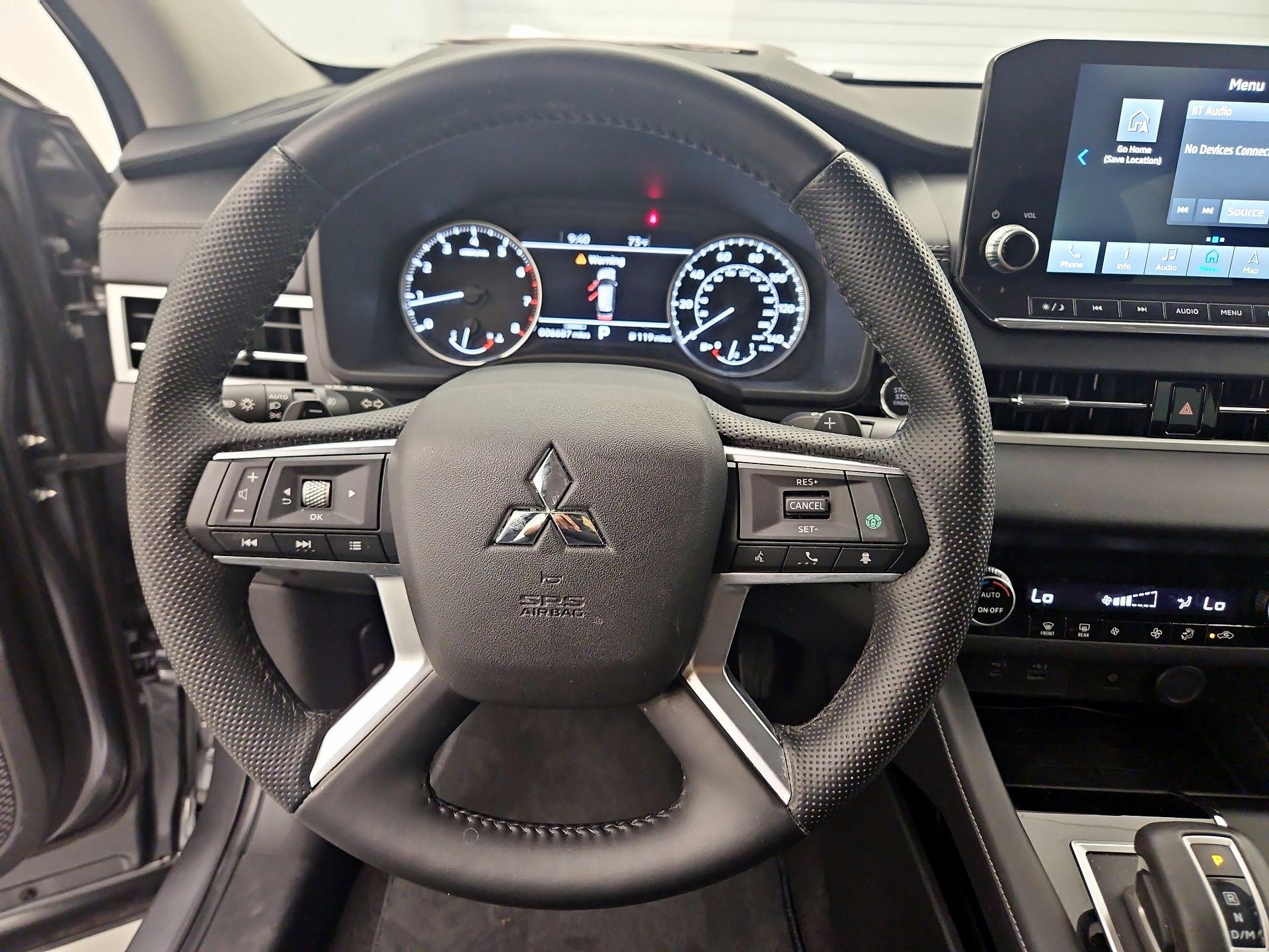 Thumbnail: 2022 Mitsubishi Outlander - 10