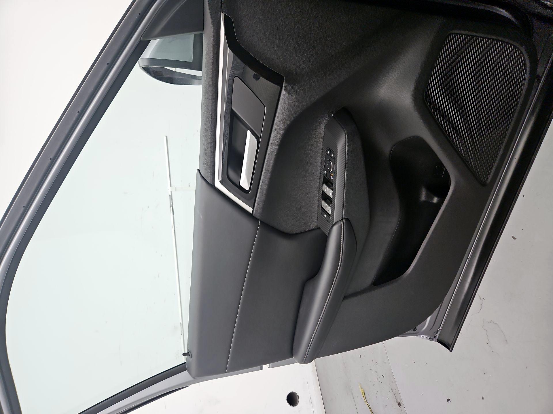 Thumbnail: 2022 Mitsubishi Outlander - 12