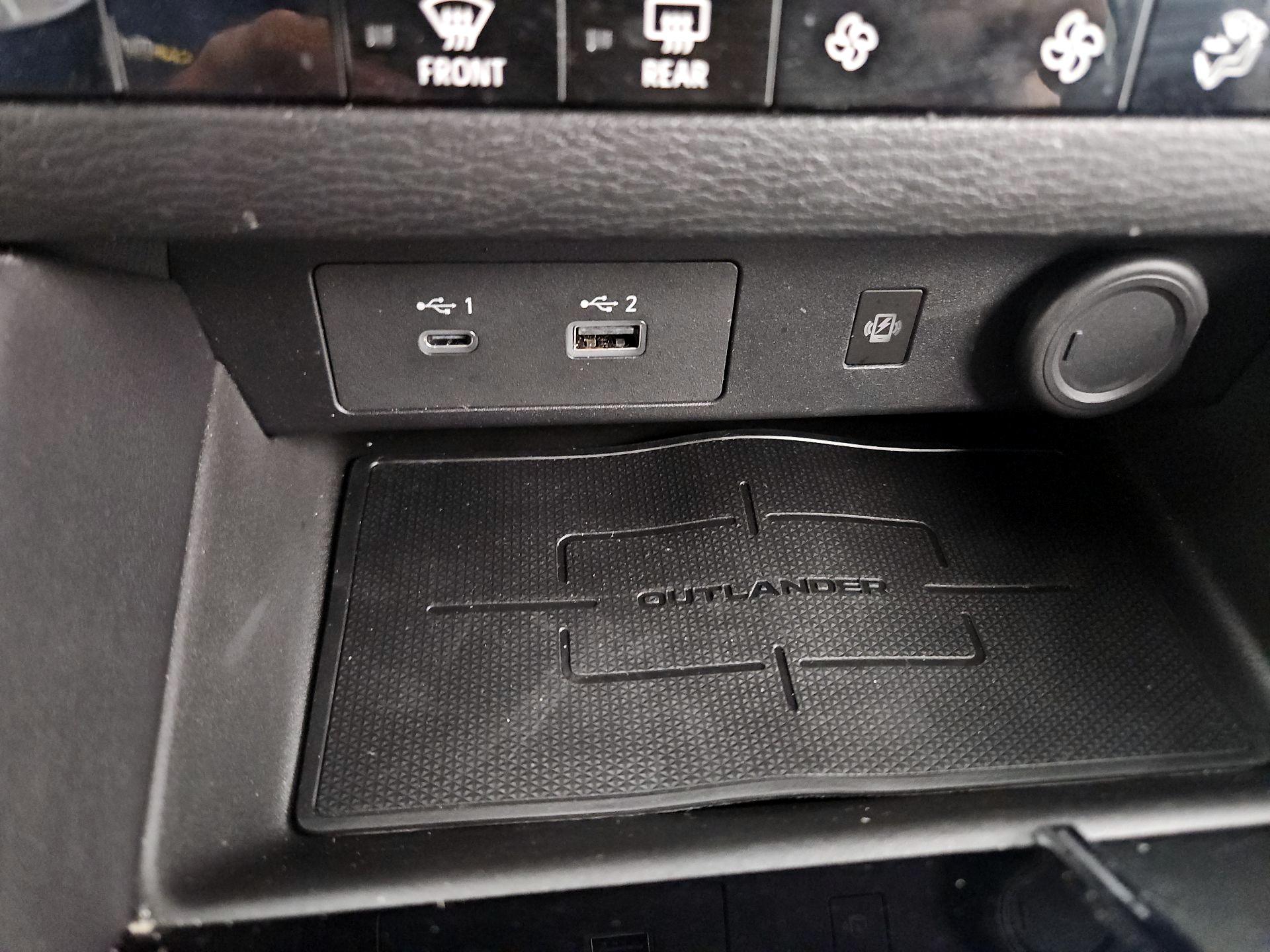 Thumbnail: 2022 Mitsubishi Outlander - 18