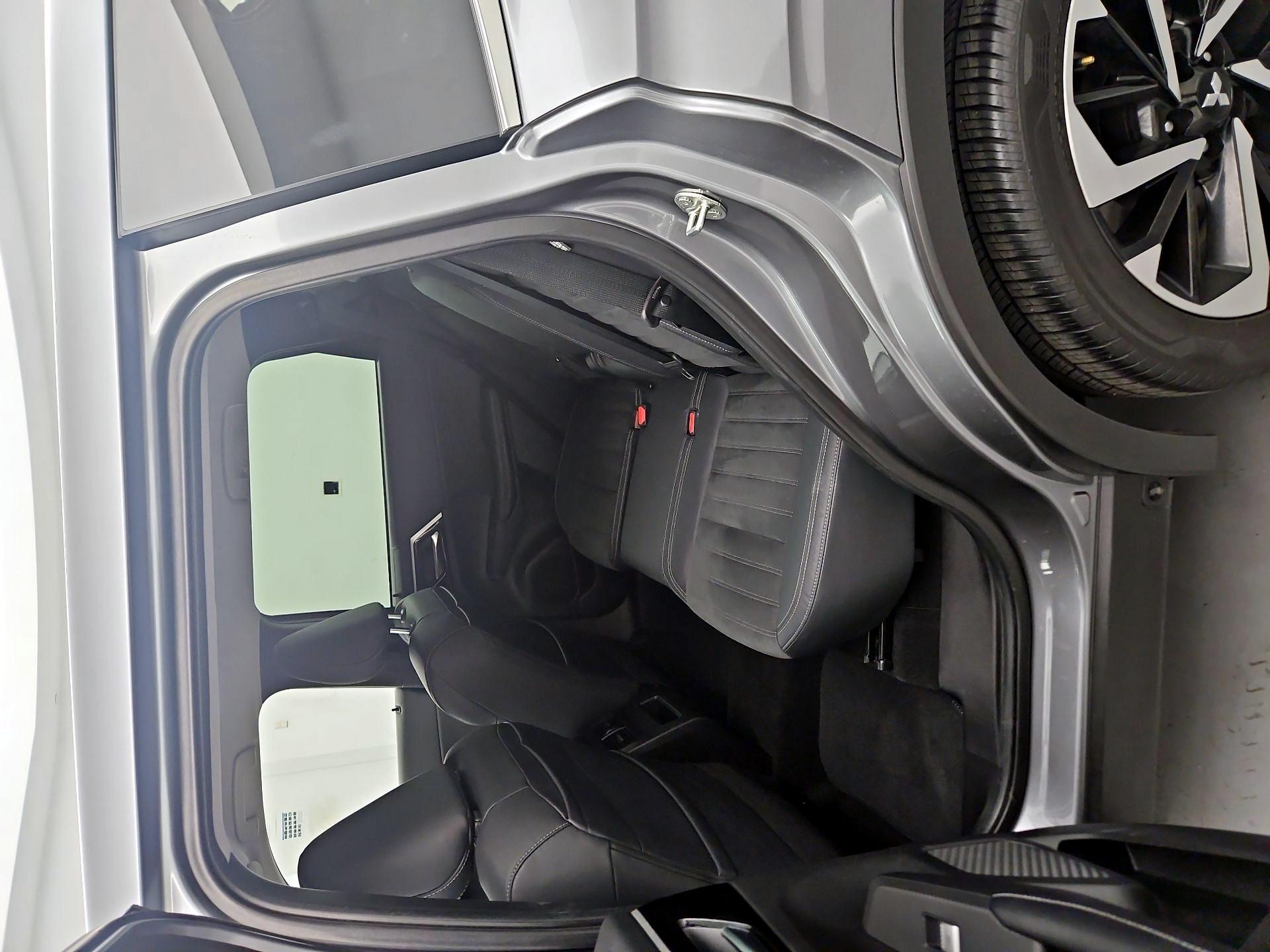 Thumbnail: 2022 Mitsubishi Outlander - 19