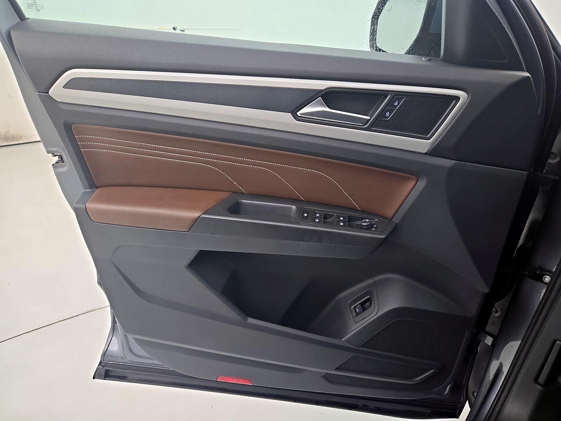 Thumbnail: 2022 Volkswagen Atlas - 12