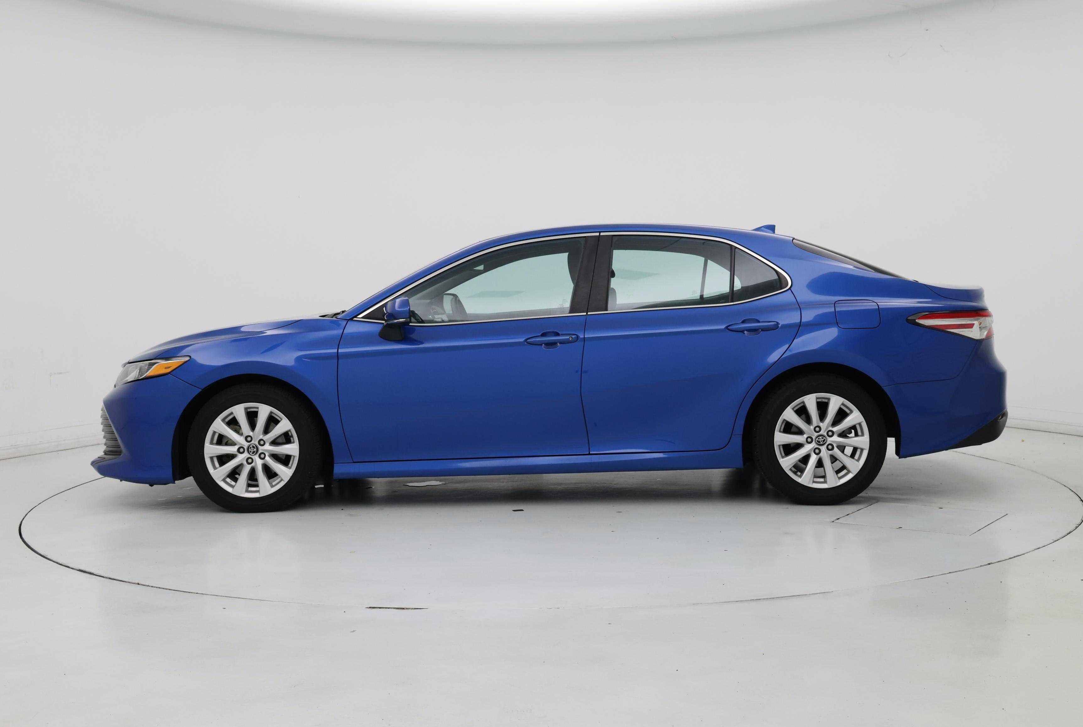 Thumbnail: 2019 Toyota Camry - 3