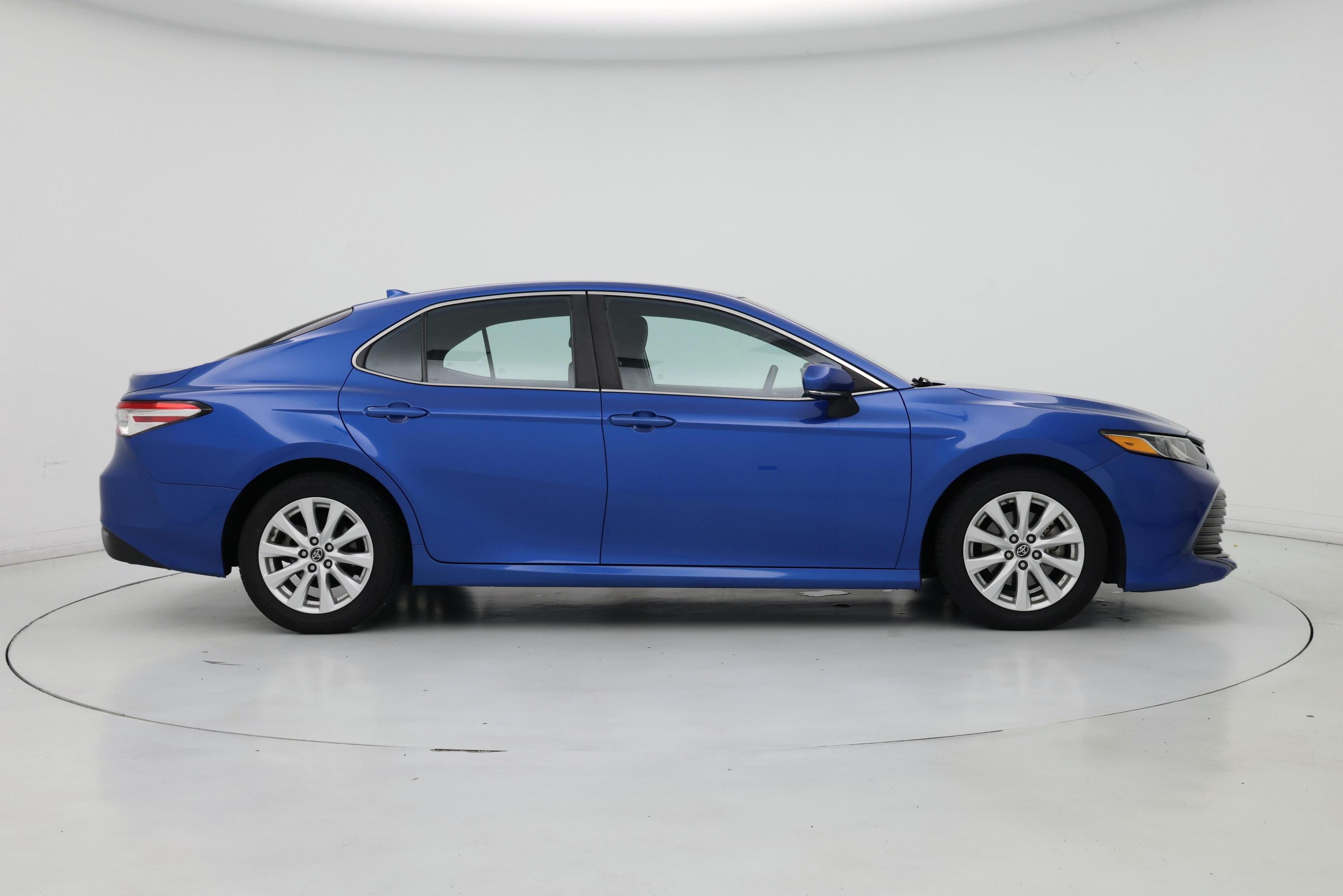 Thumbnail: 2019 Toyota Camry - 7