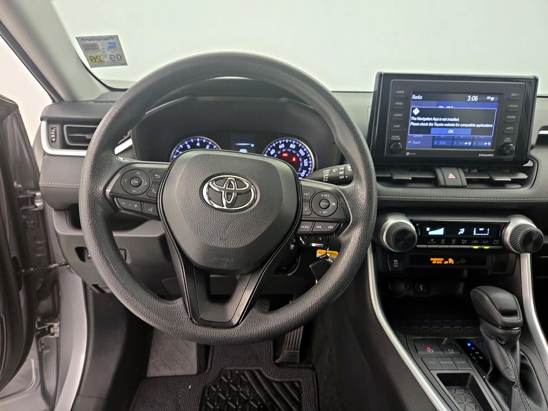 Thumbnail: 2022 Toyota RAV4 - 10