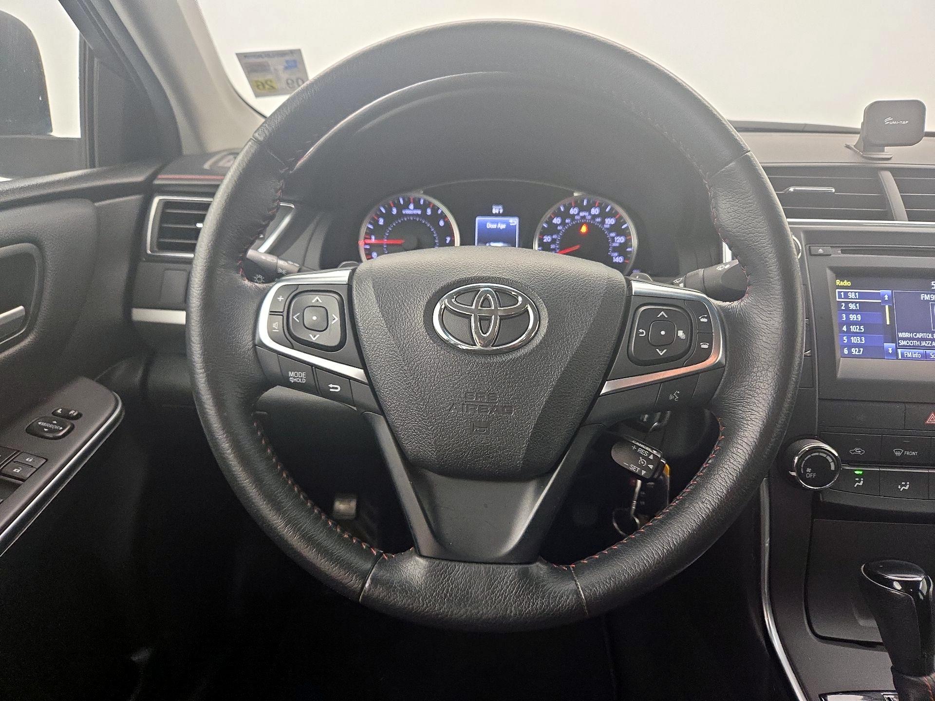 Thumbnail: 2017 Toyota Camry - 10