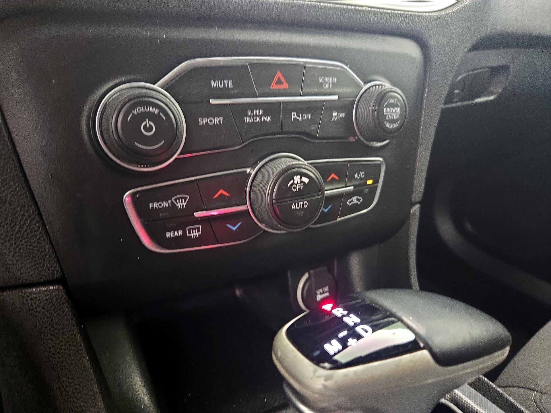 Thumbnail: 2018 Dodge Charger - 16