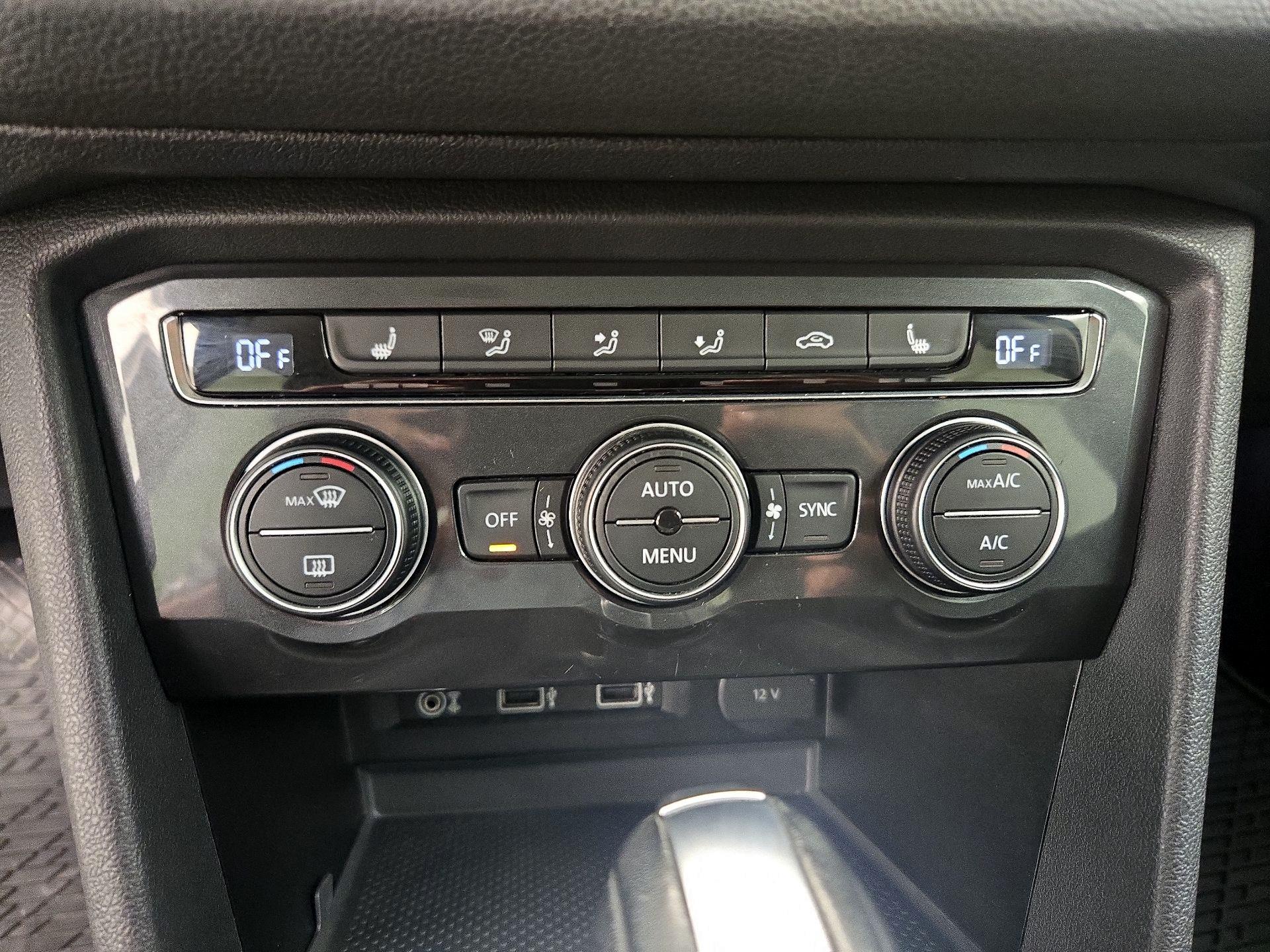 Thumbnail: 2018 Volkswagen Tiguan - 17