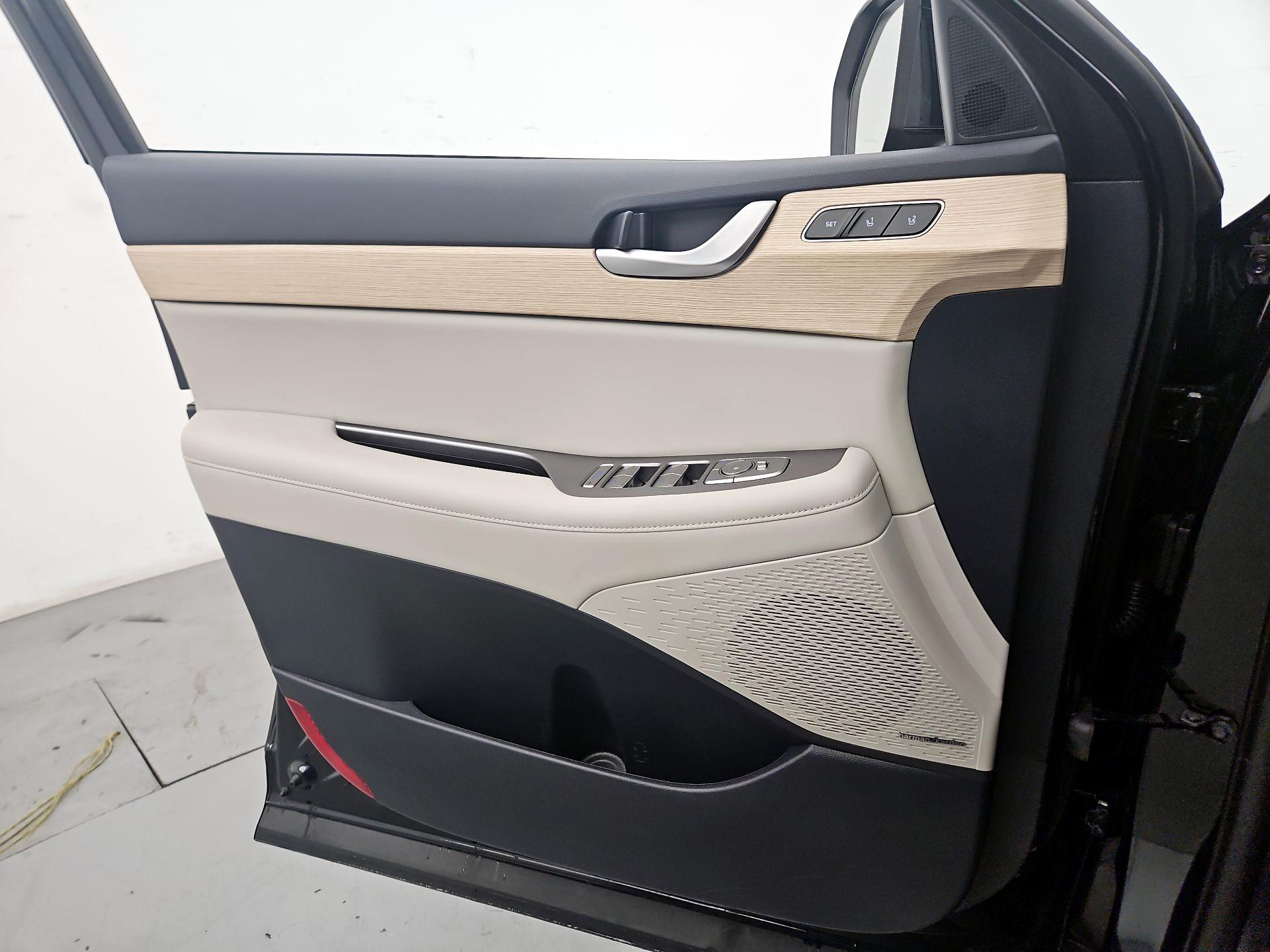 Thumbnail: 2025 Hyundai Palisade - 12