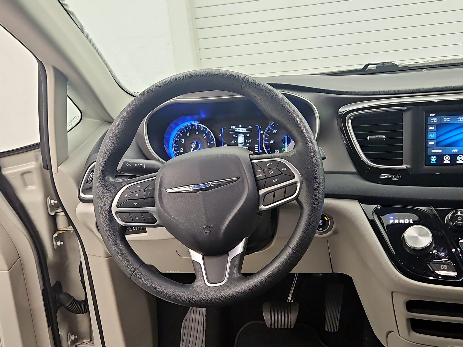 Thumbnail: 2020 Chrysler Pacifica - 10