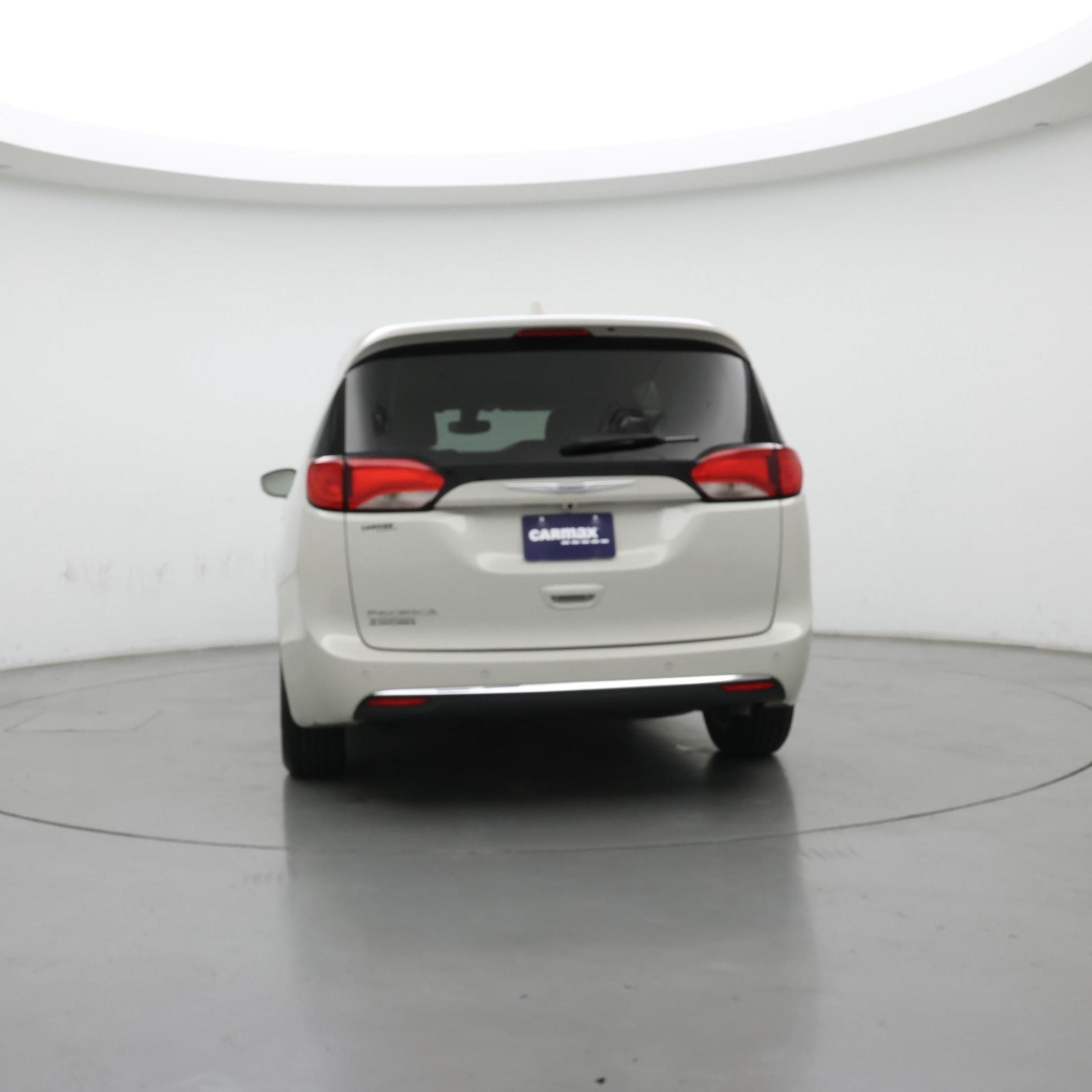 Thumbnail: 2020 Chrysler Pacifica - 6