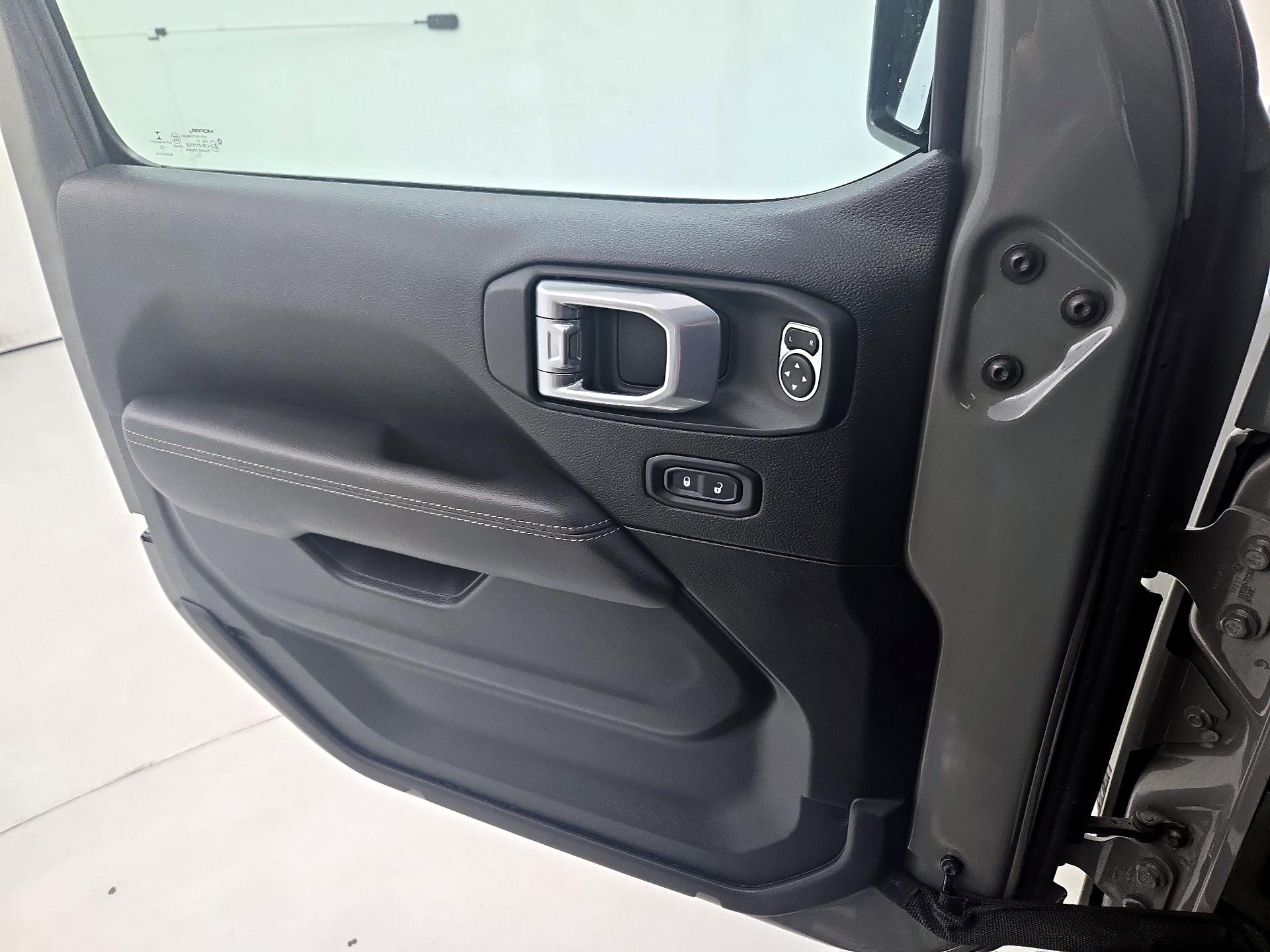 Thumbnail: 2022 Jeep Wrangler - 12