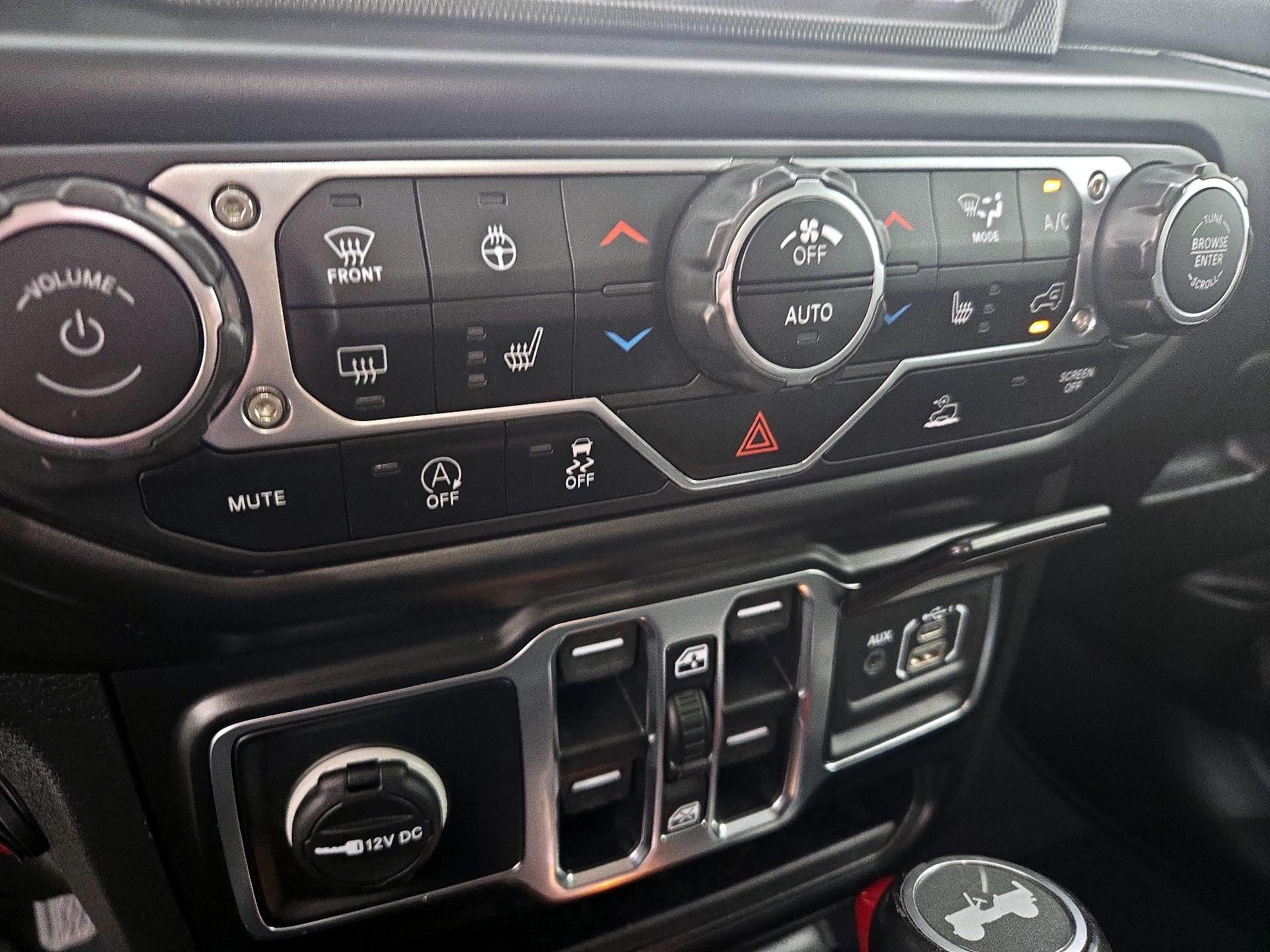 Thumbnail: 2022 Jeep Wrangler - 17