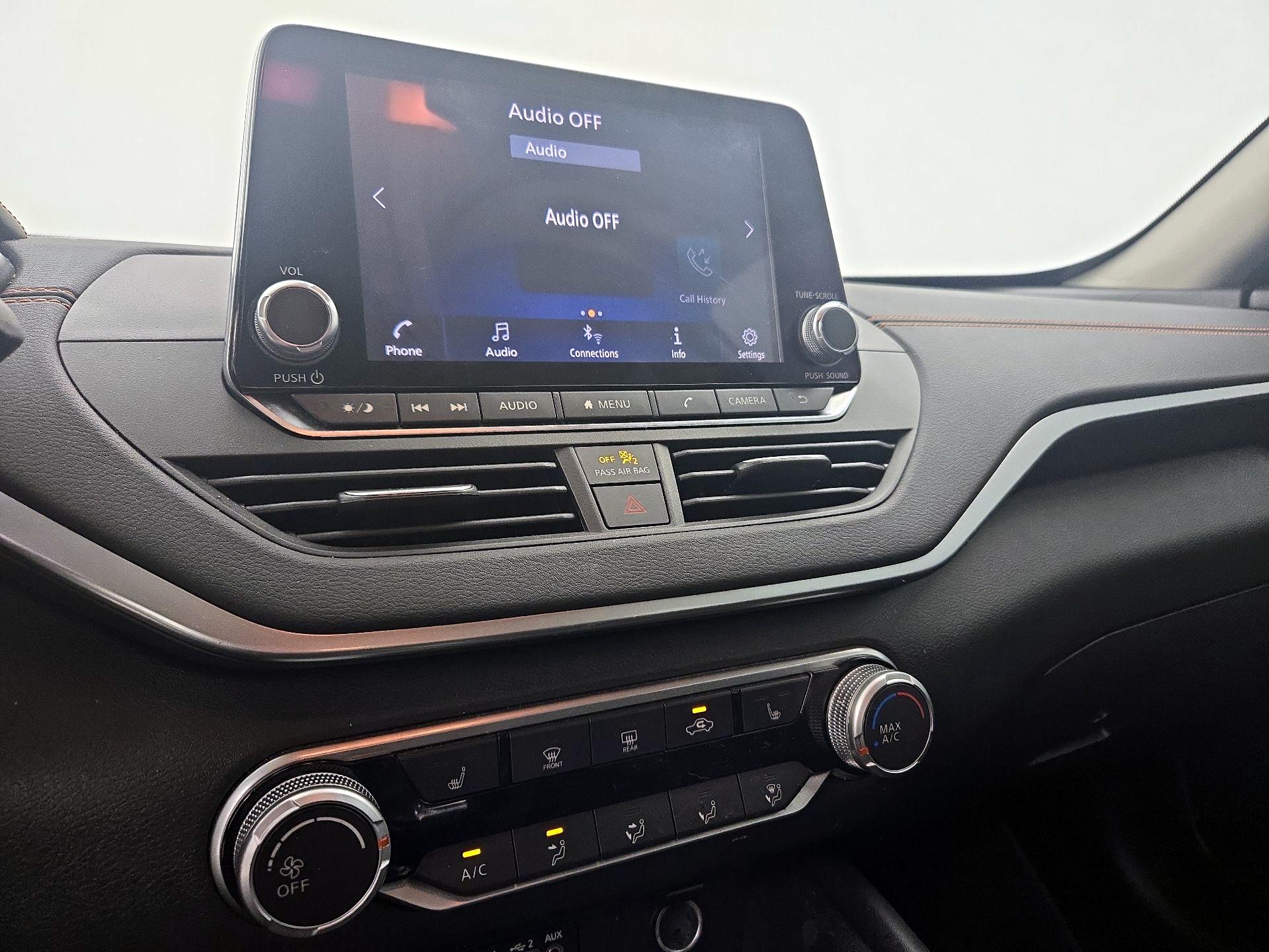 Thumbnail: 2020 Nissan Altima - 15