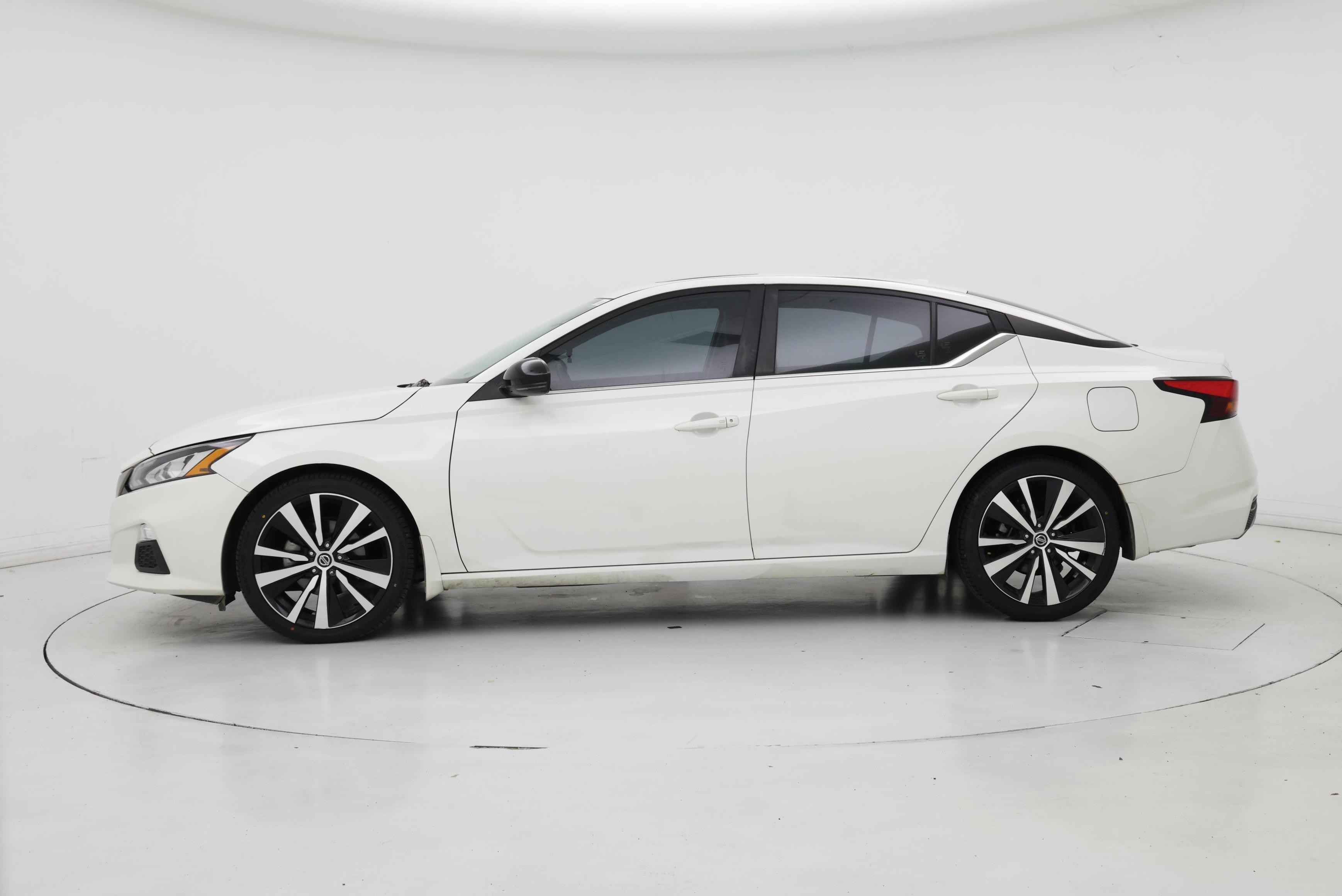 Thumbnail: 2020 Nissan Altima - 3