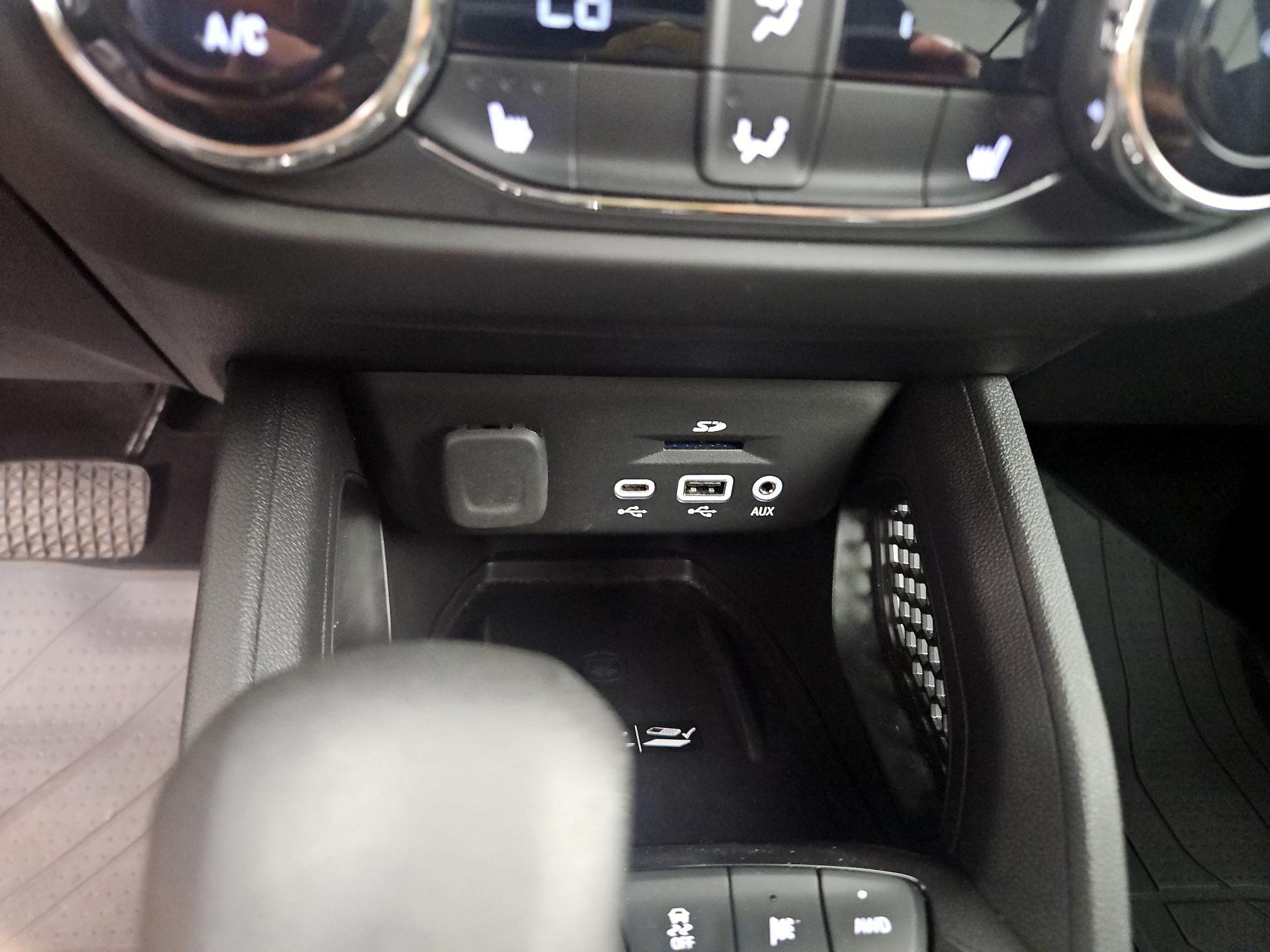 Thumbnail: 2023 Chevrolet TrailBlazer - 18