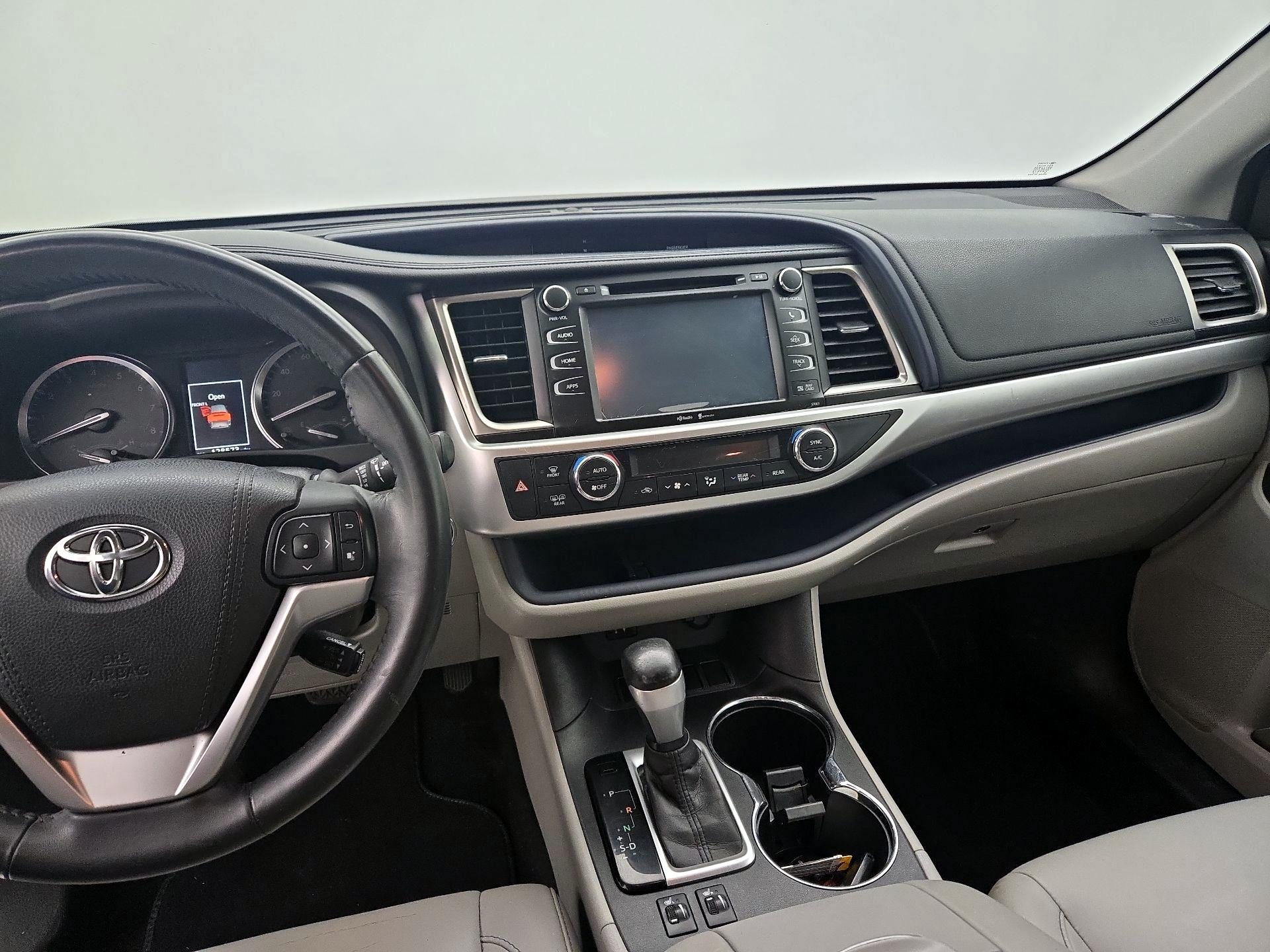 Thumbnail: 2015 Toyota Highlander - 9