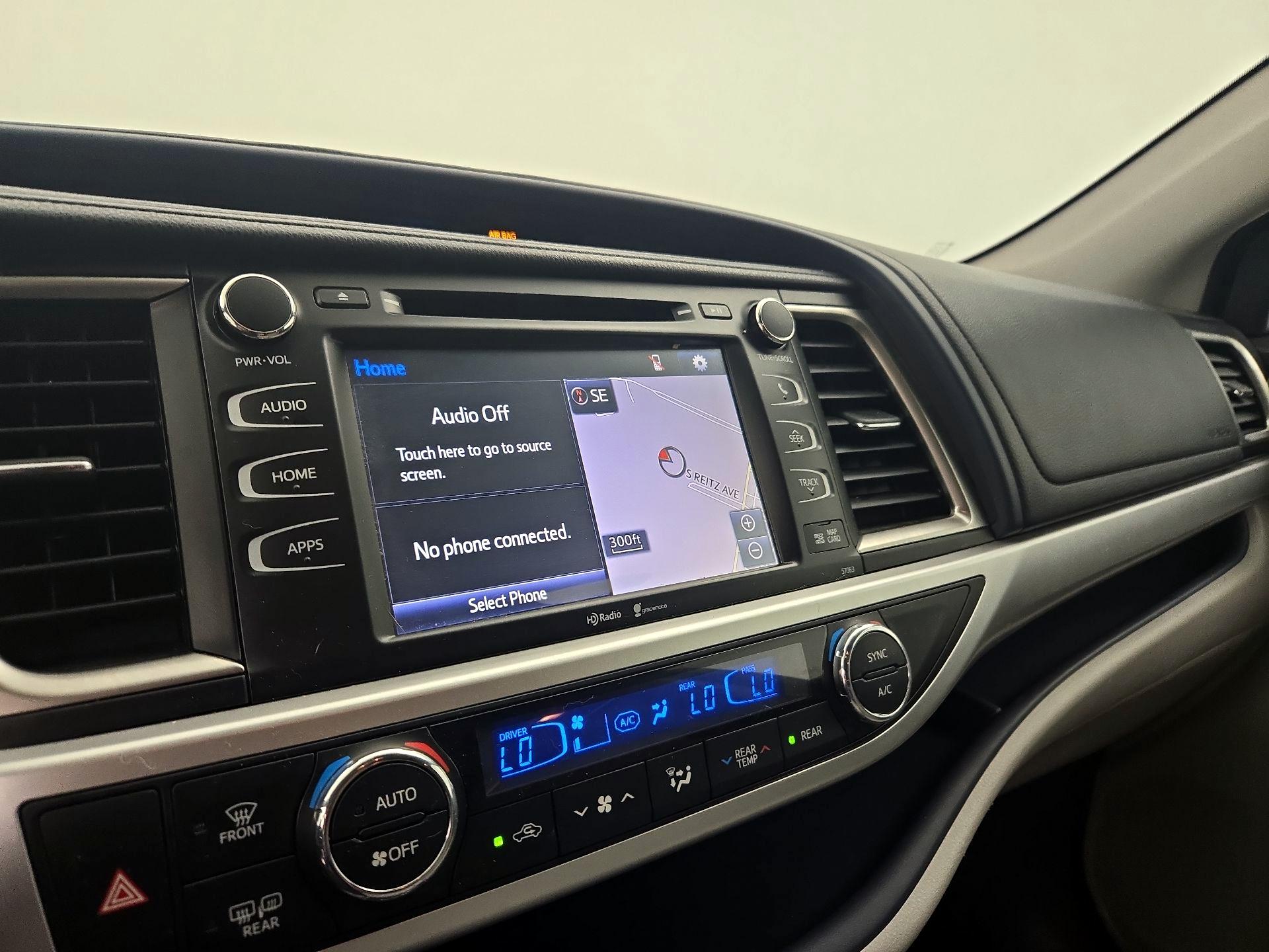 Thumbnail: 2015 Toyota Highlander - 16