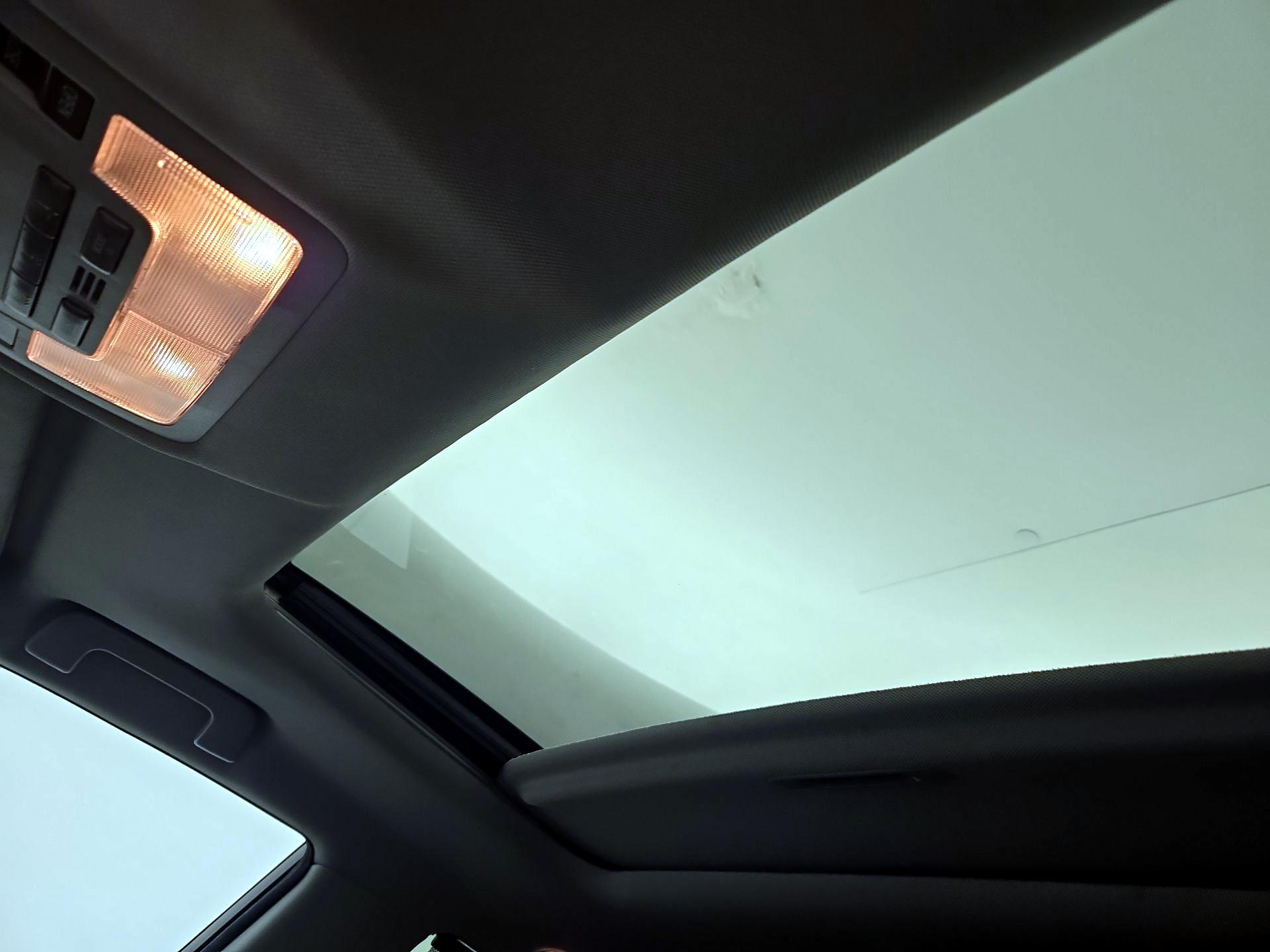 Thumbnail: 2015 Toyota Highlander - 19