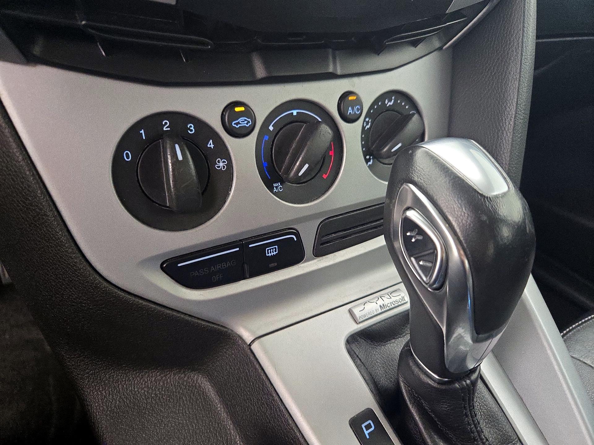 Thumbnail: 2014 Ford Focus - 15