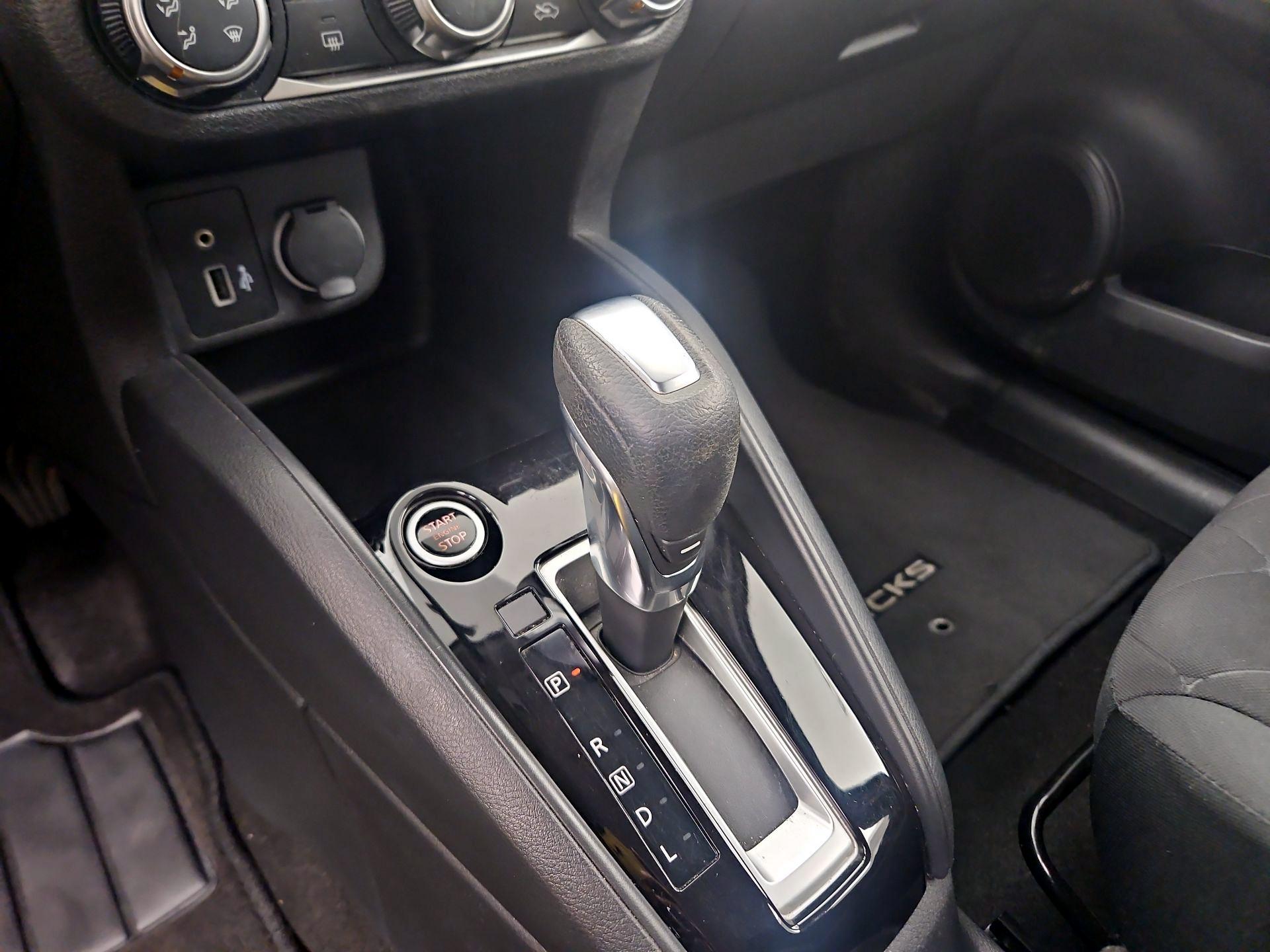 Thumbnail: 2020 Nissan Kicks - 15