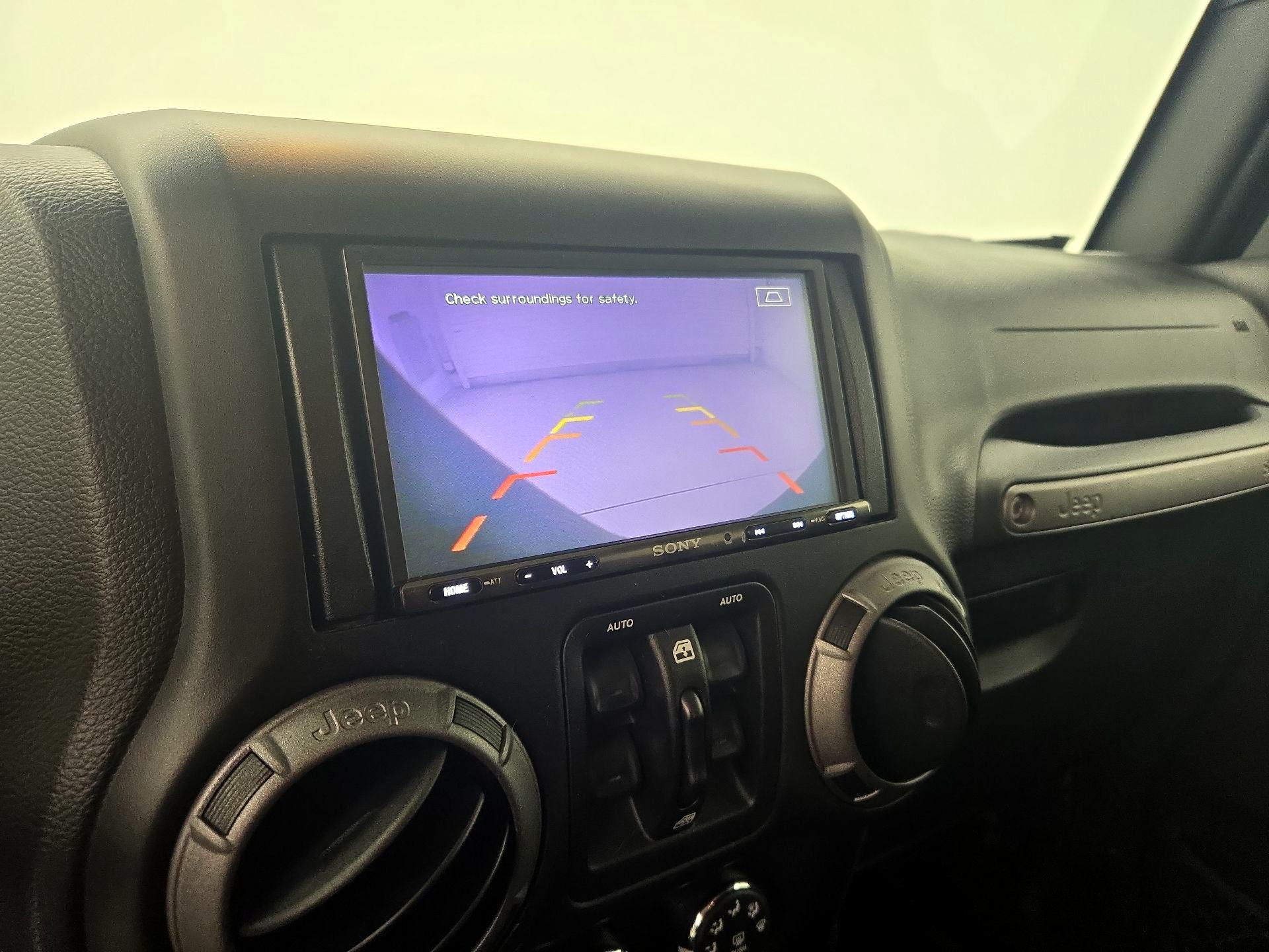 Thumbnail: 2017 Jeep Wrangler - 13