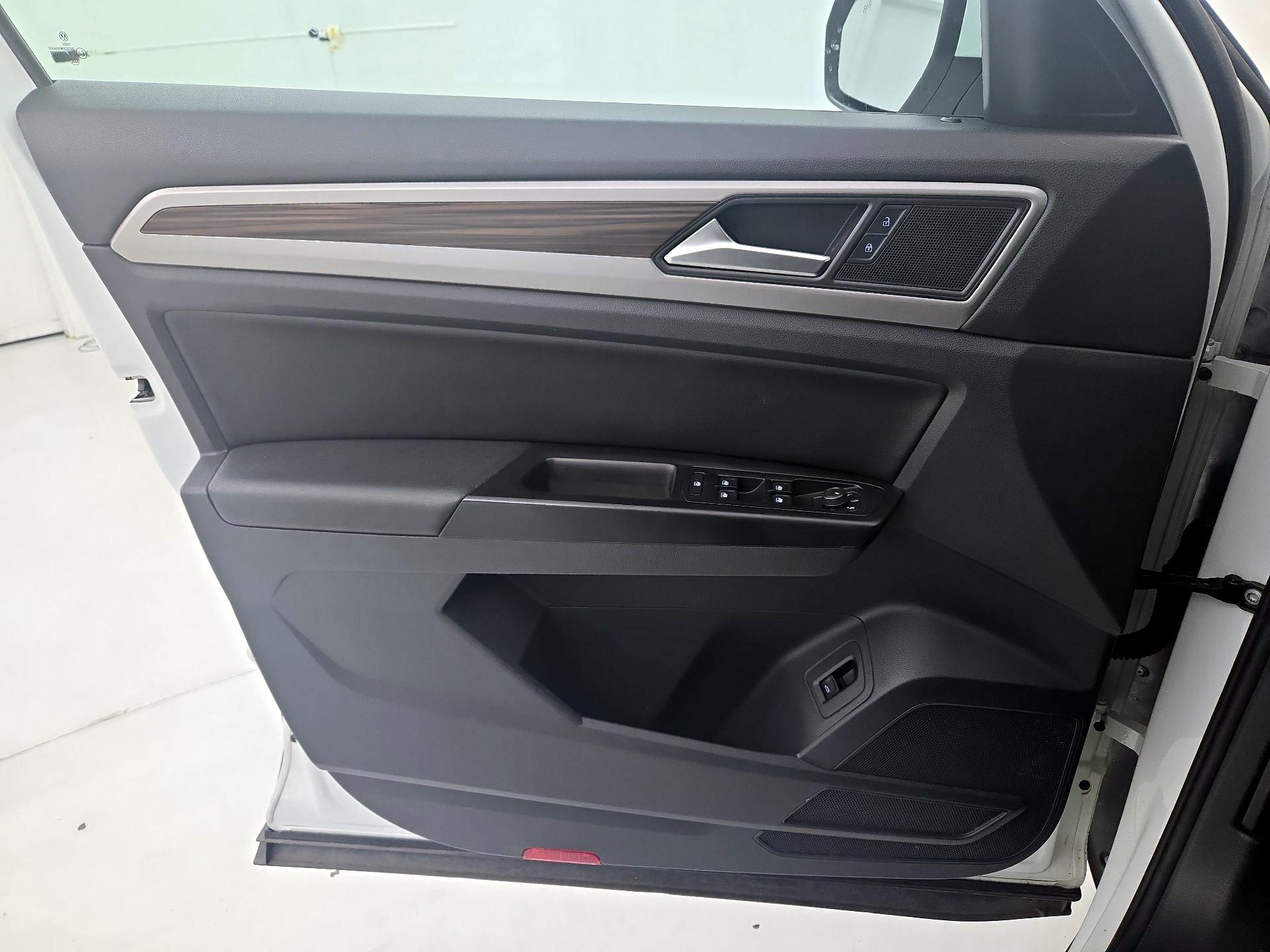 Thumbnail: 2021 Volkswagen Atlas - 12