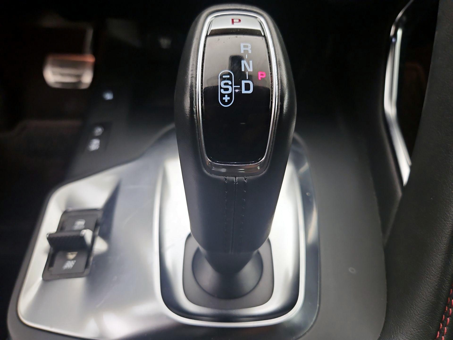 Thumbnail: 2020 Jaguar E-Pace - 18
