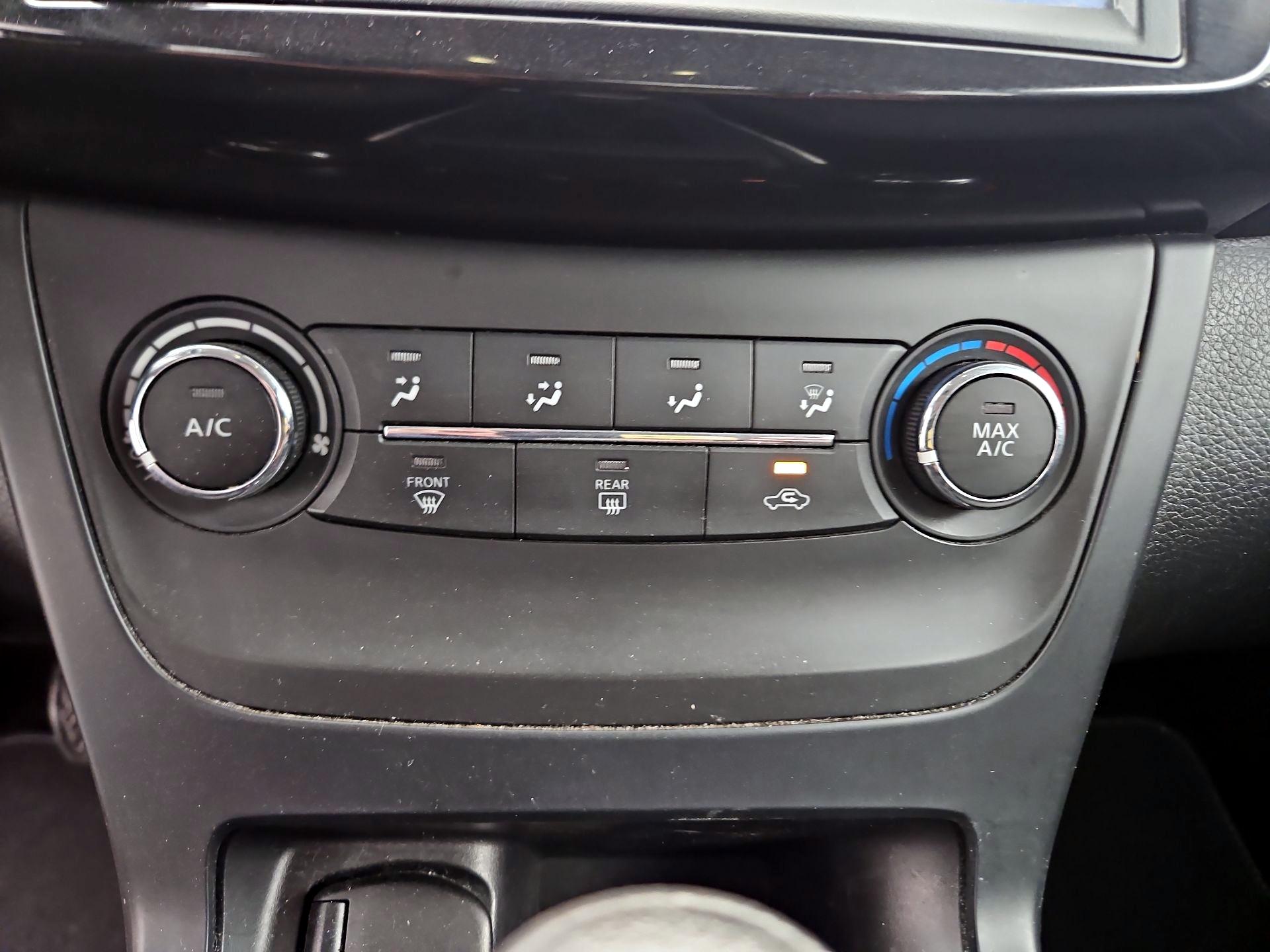 Thumbnail: 2019 Nissan Sentra - 16