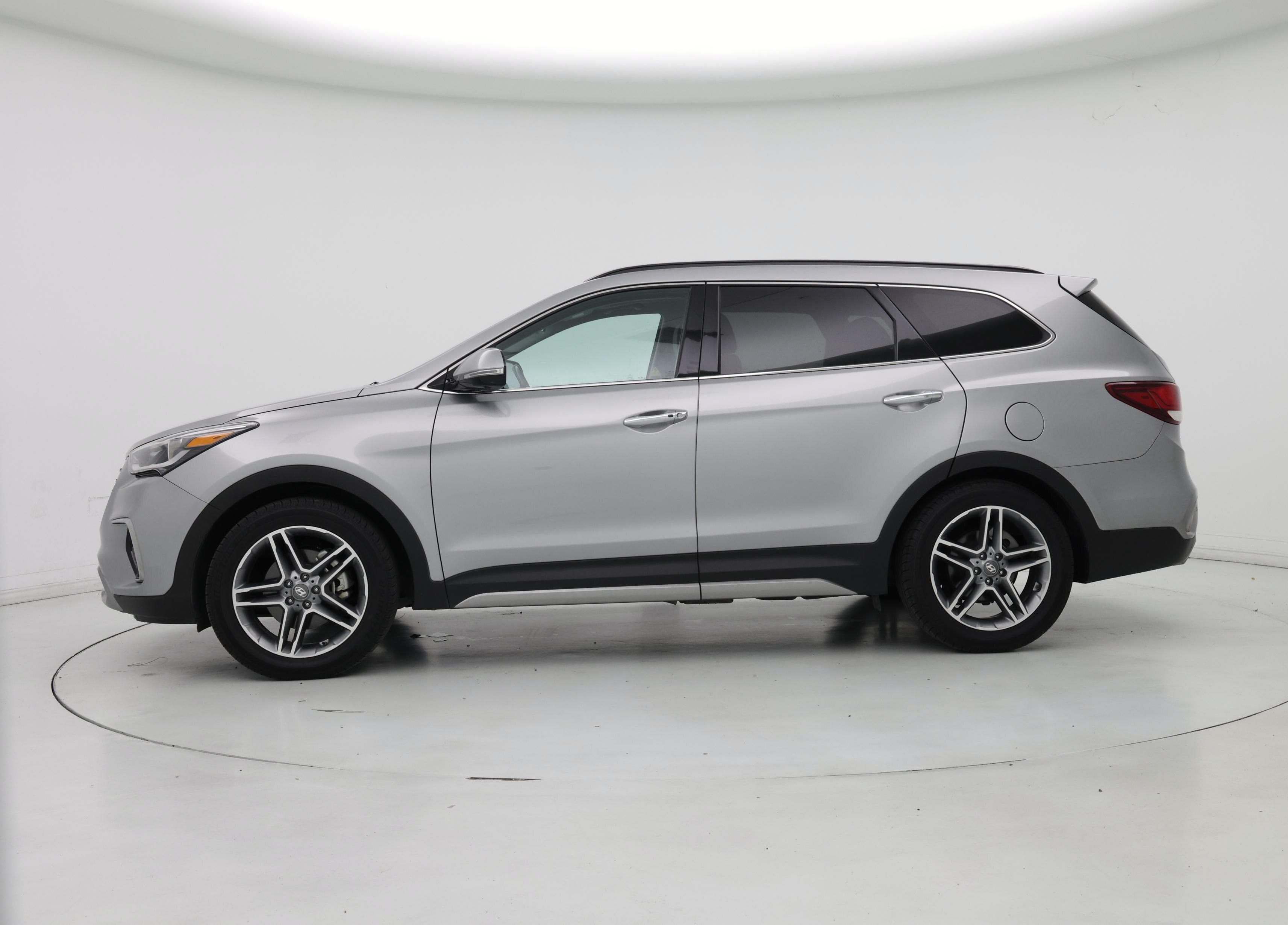 Thumbnail: 2019 Hyundai Santa Fe - 3