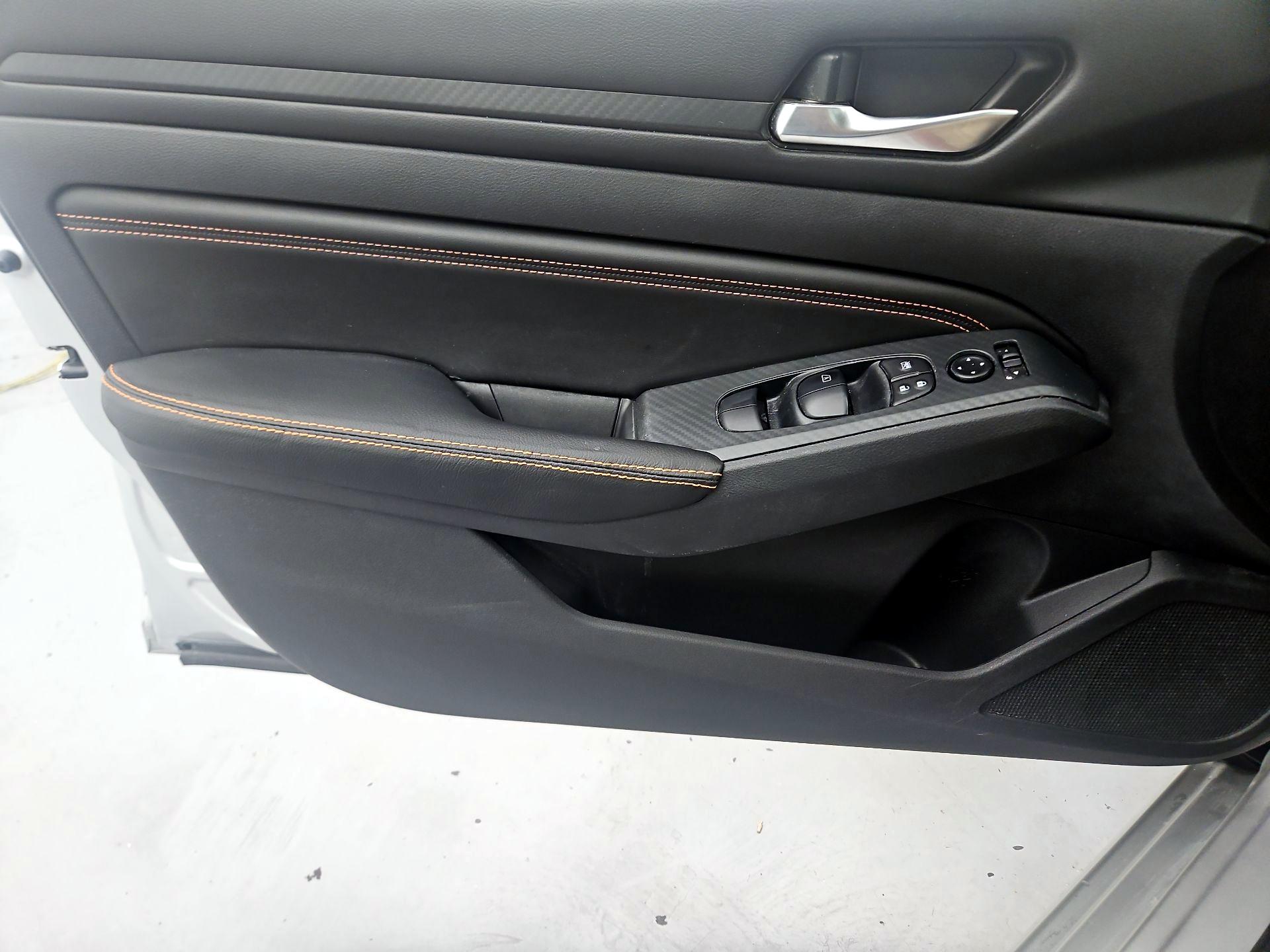 Thumbnail: 2019 Nissan Altima - 12