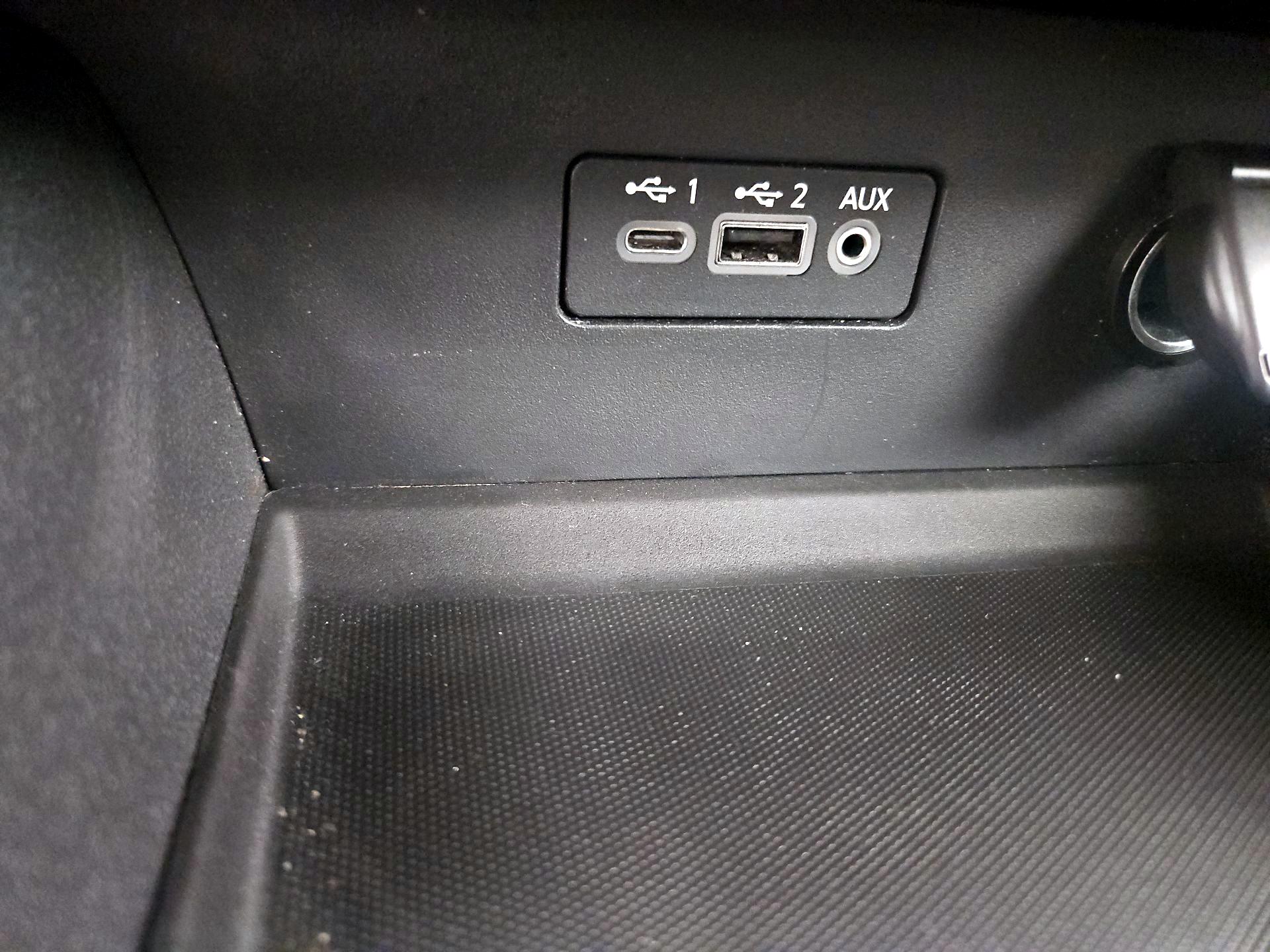 Thumbnail: 2019 Nissan Altima - 18