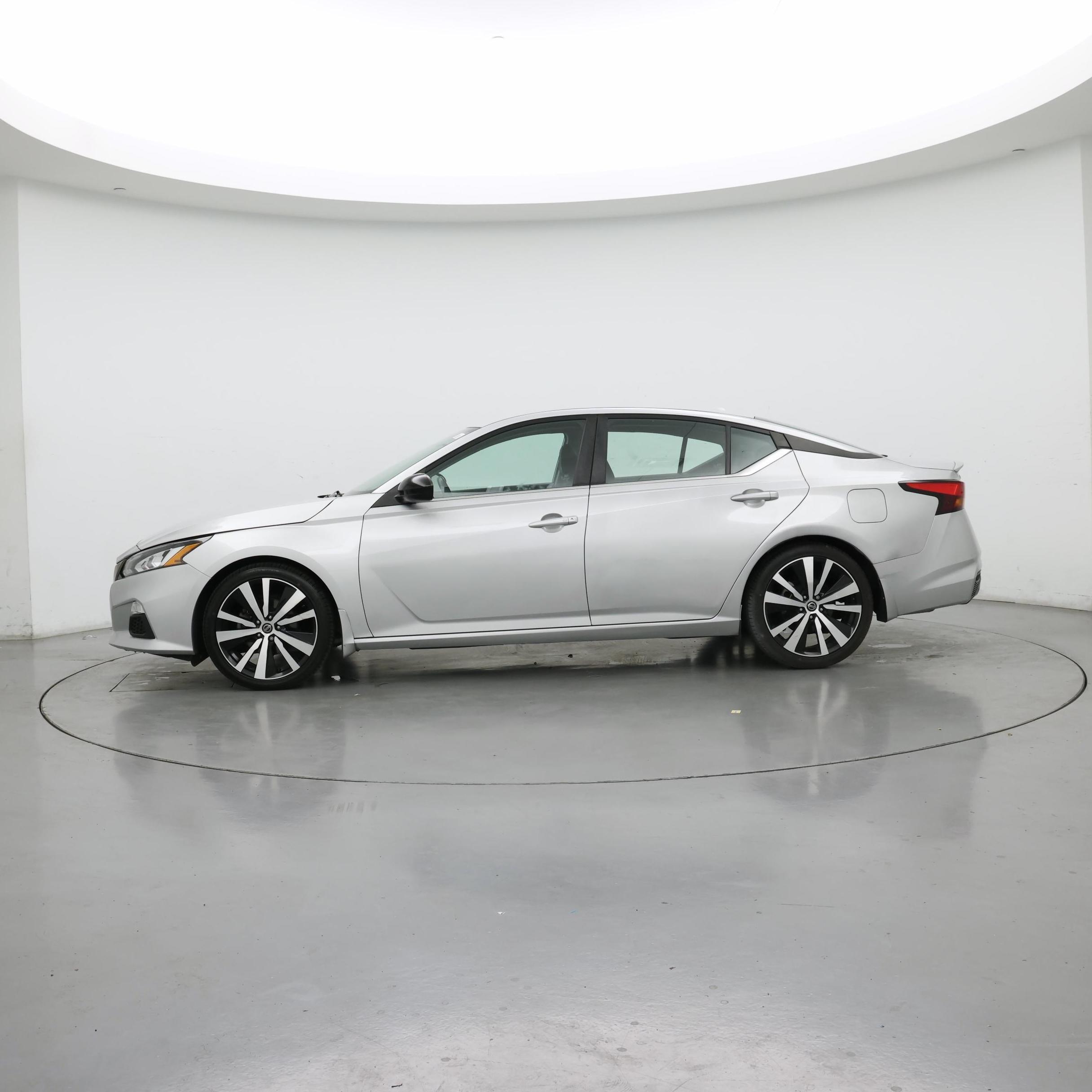 Thumbnail: 2019 Nissan Altima - 3