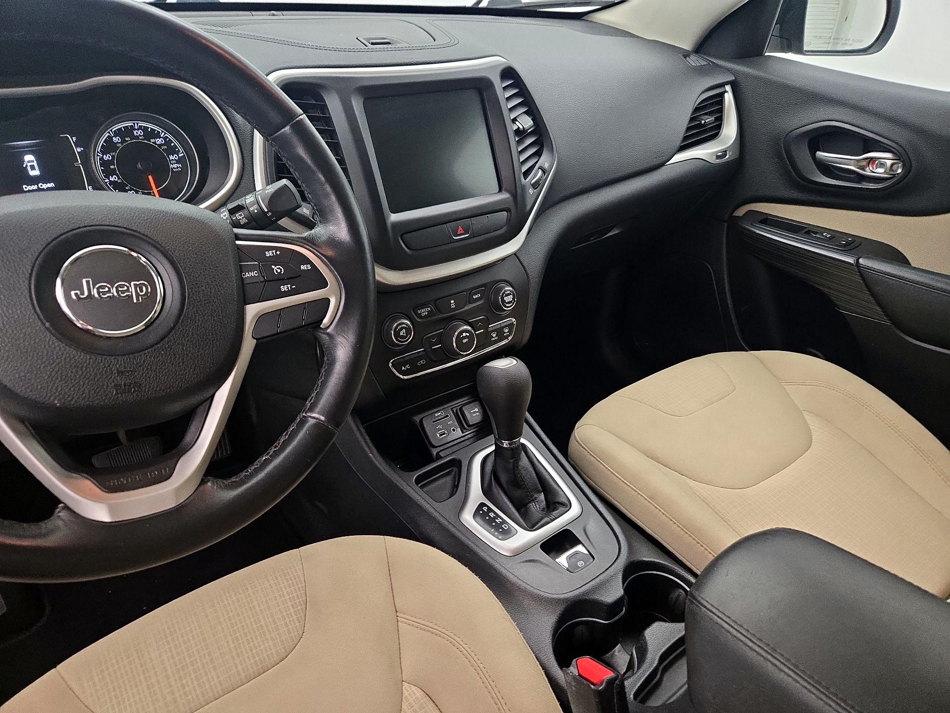 Thumbnail: 2016 Jeep Cherokee - 9
