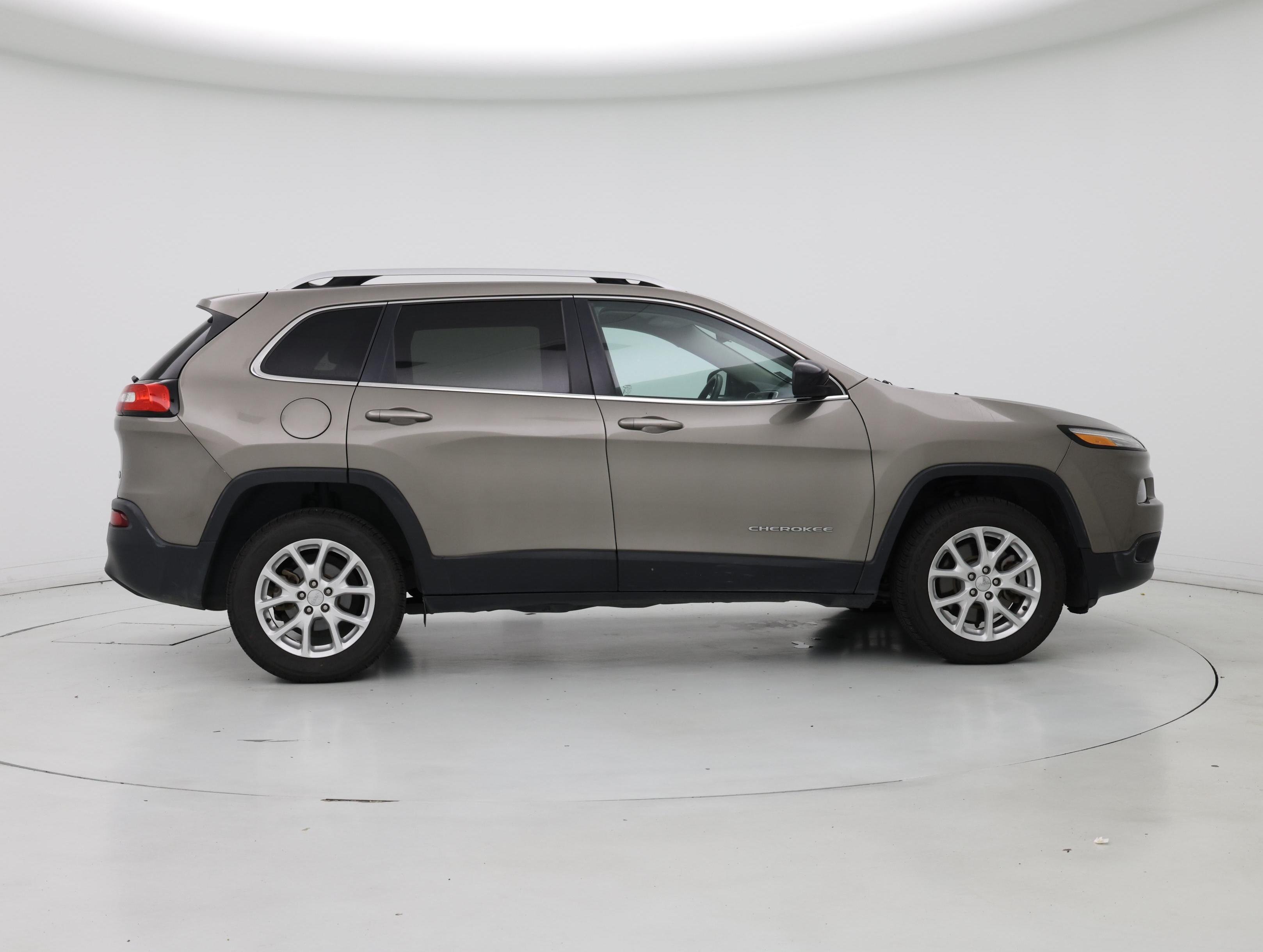 Thumbnail: 2016 Jeep Cherokee - 7