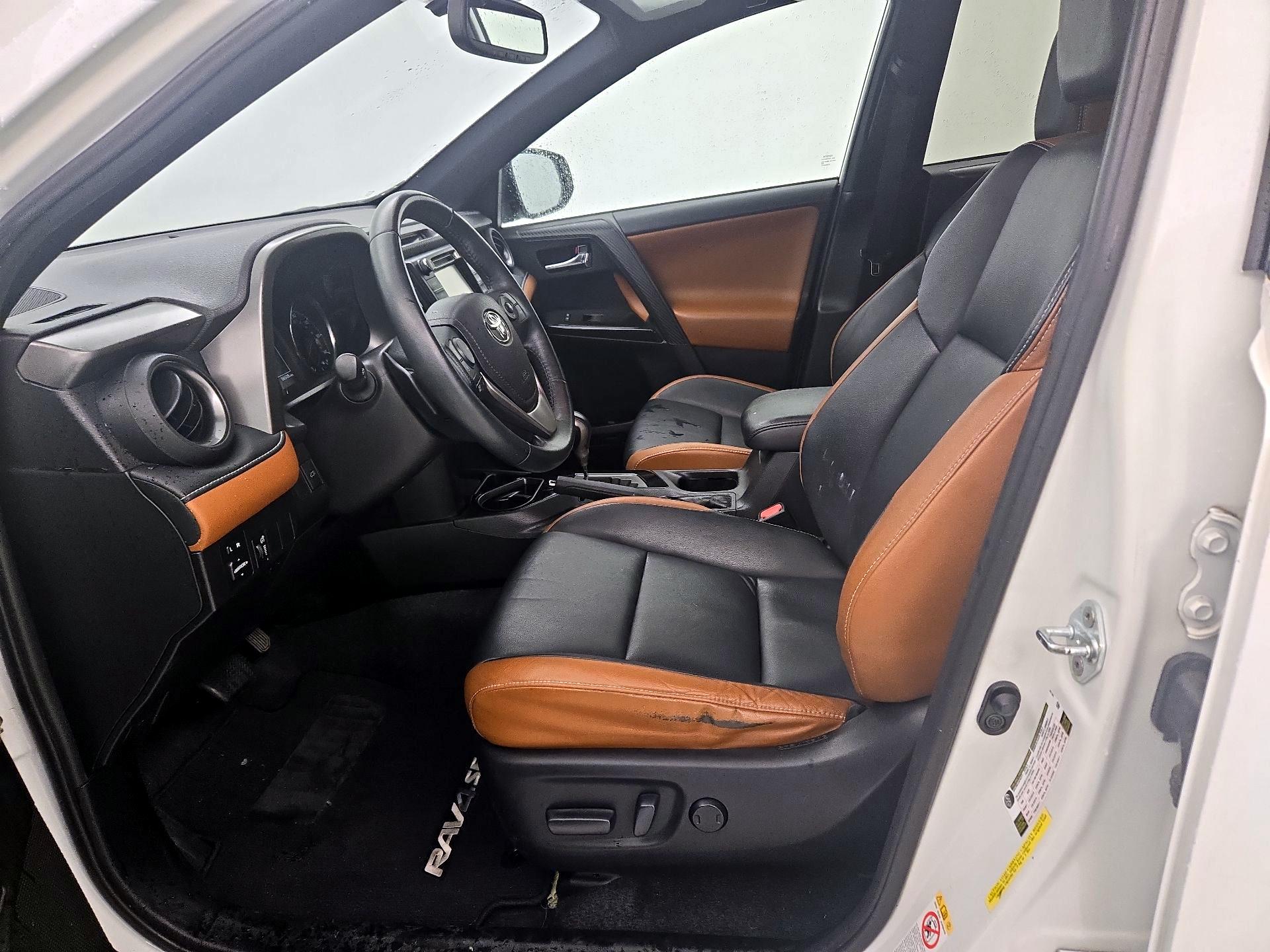 Thumbnail: 2016 Toyota RAV4 - 11