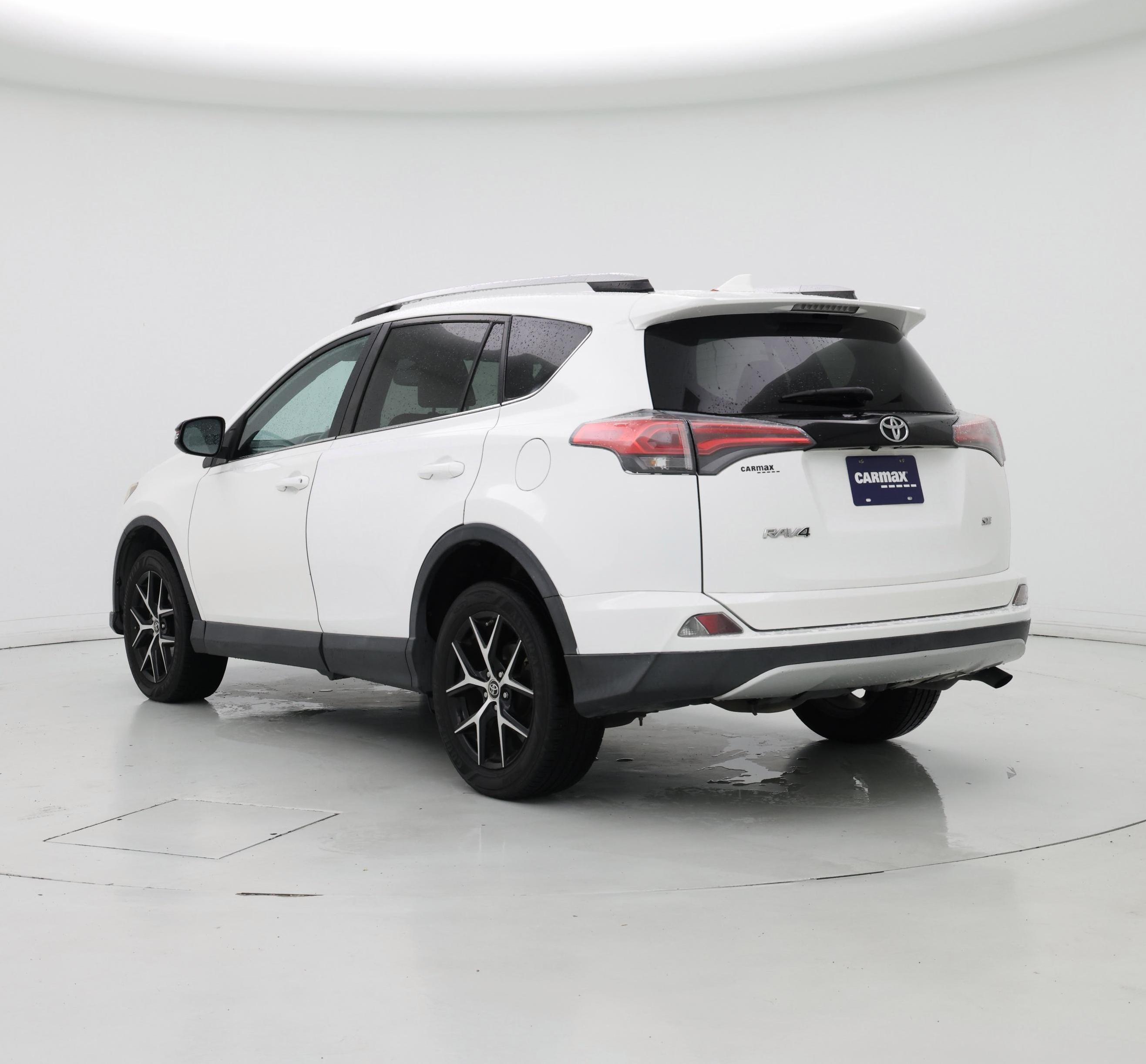 Thumbnail: 2016 Toyota RAV4 - 2