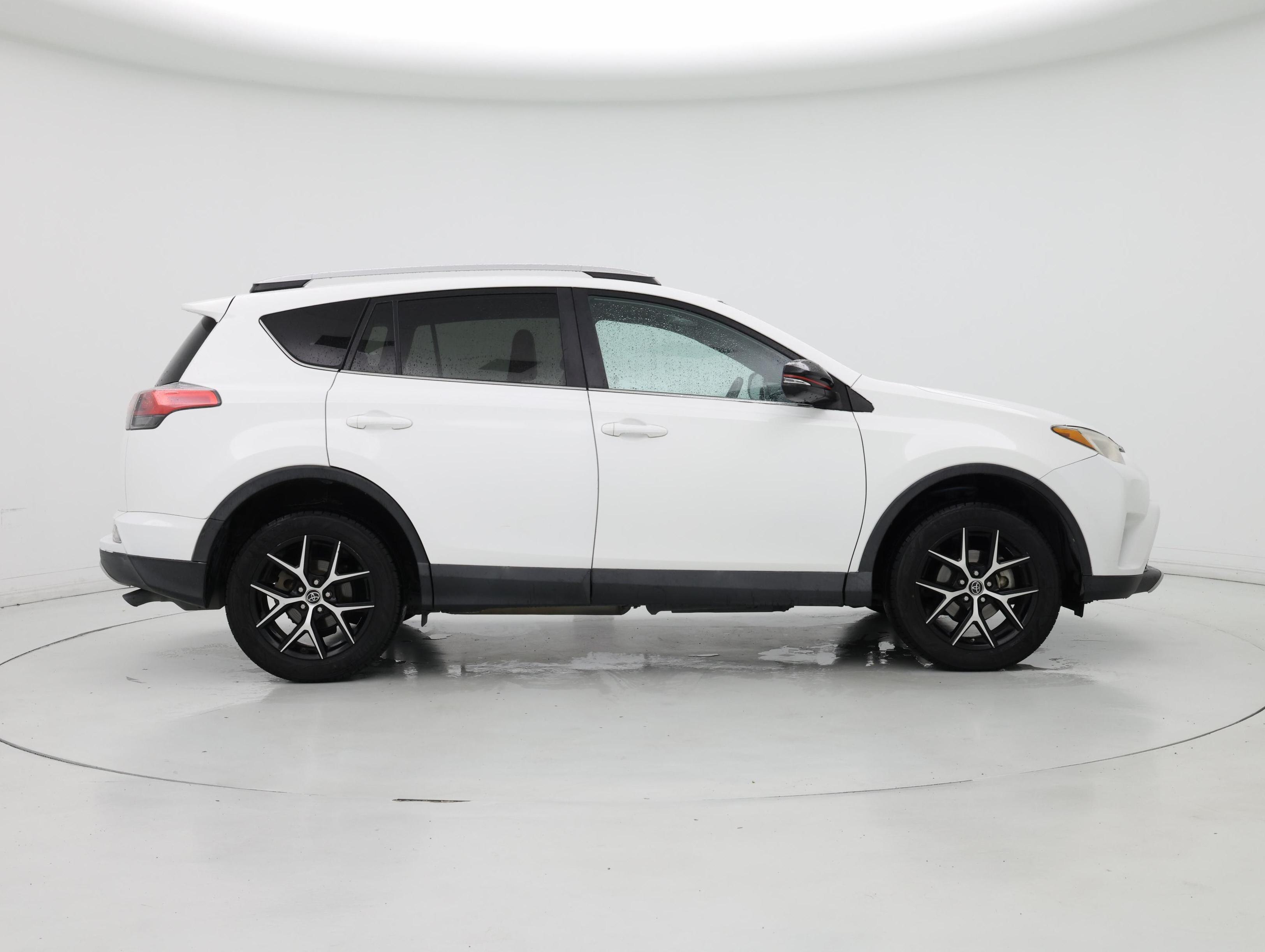 Thumbnail: 2016 Toyota RAV4 - 7