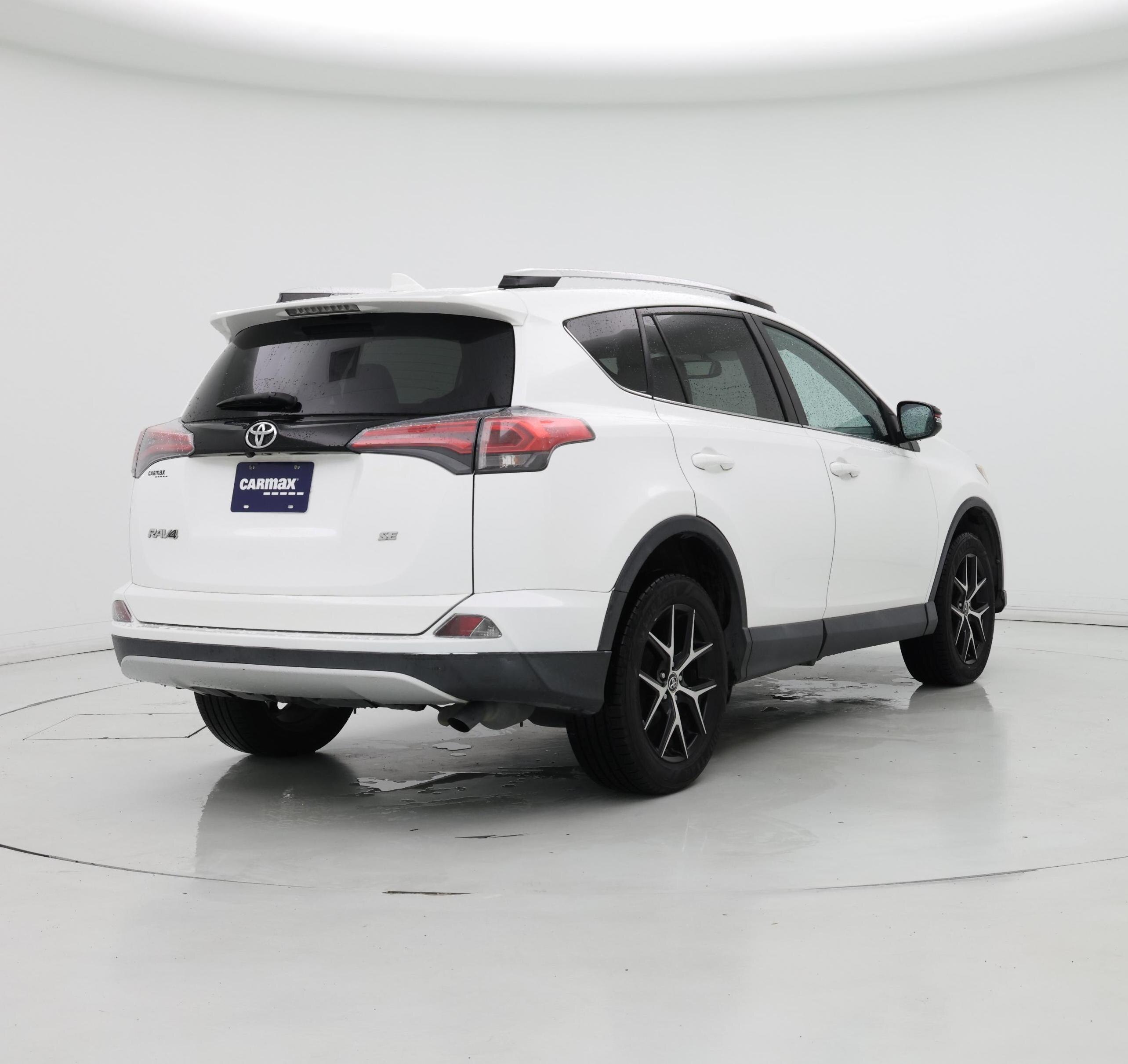 Thumbnail: 2016 Toyota RAV4 - 8