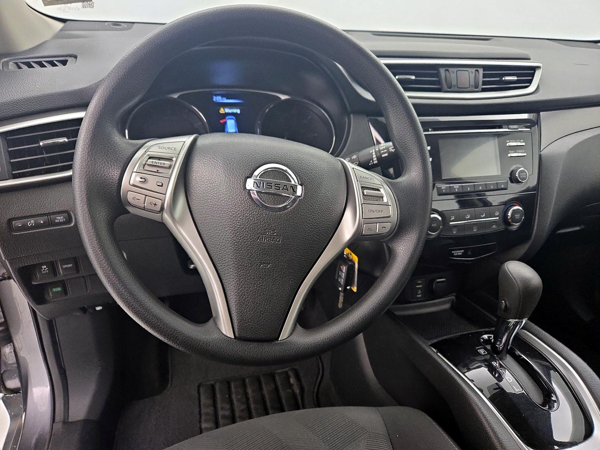 Thumbnail: 2016 Nissan Rogue - 10