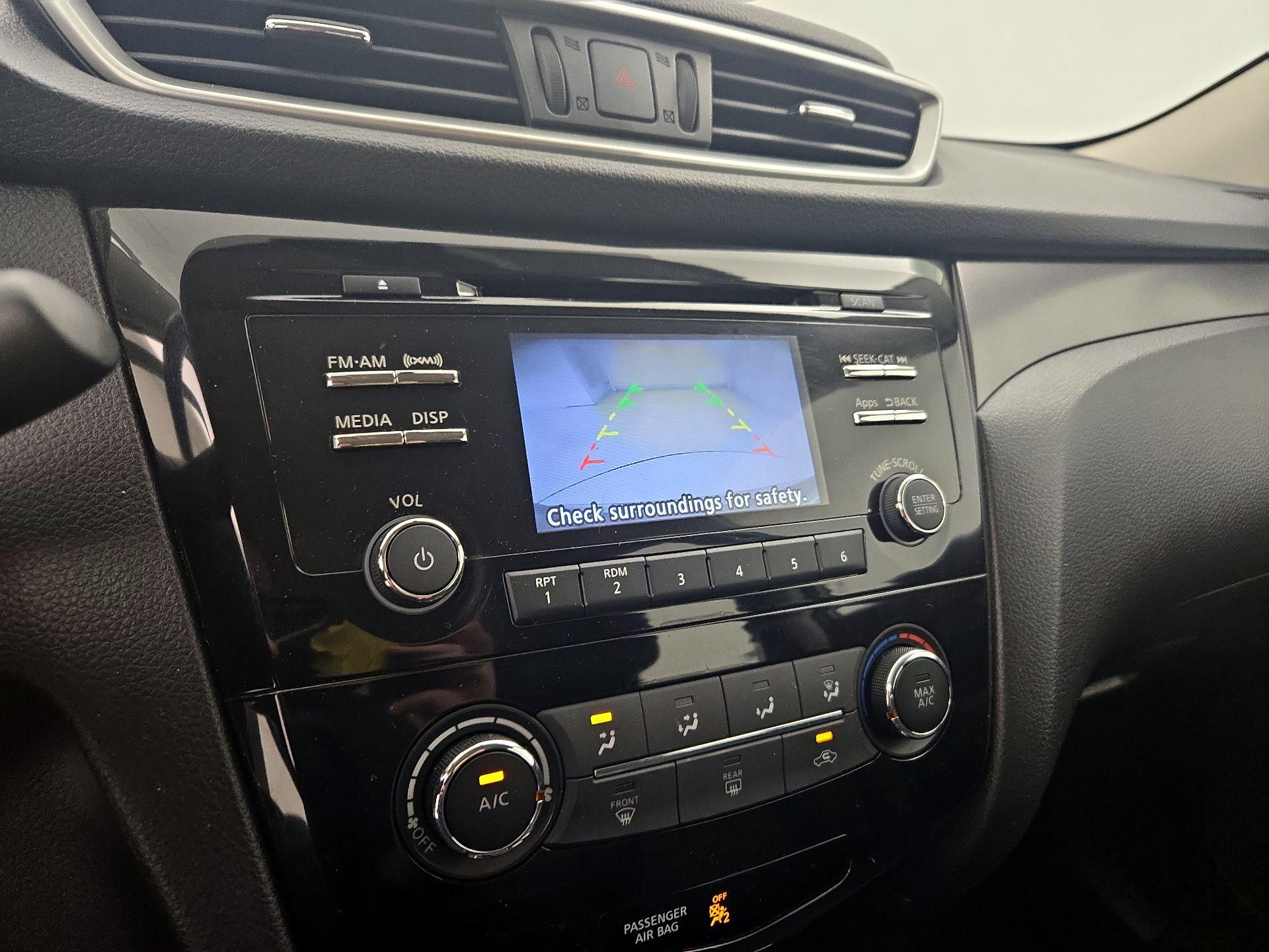 Thumbnail: 2016 Nissan Rogue - 14