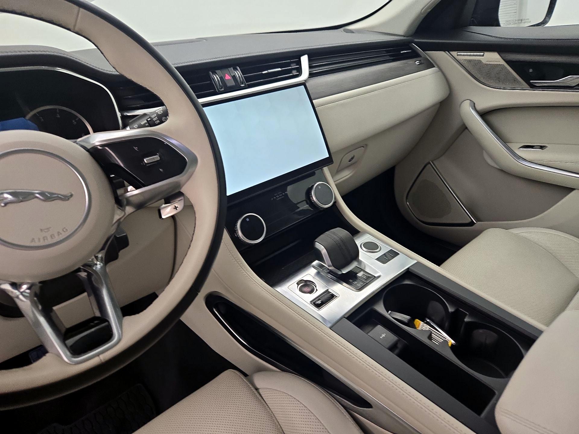 Thumbnail: 2023 Jaguar F-Pace - 9