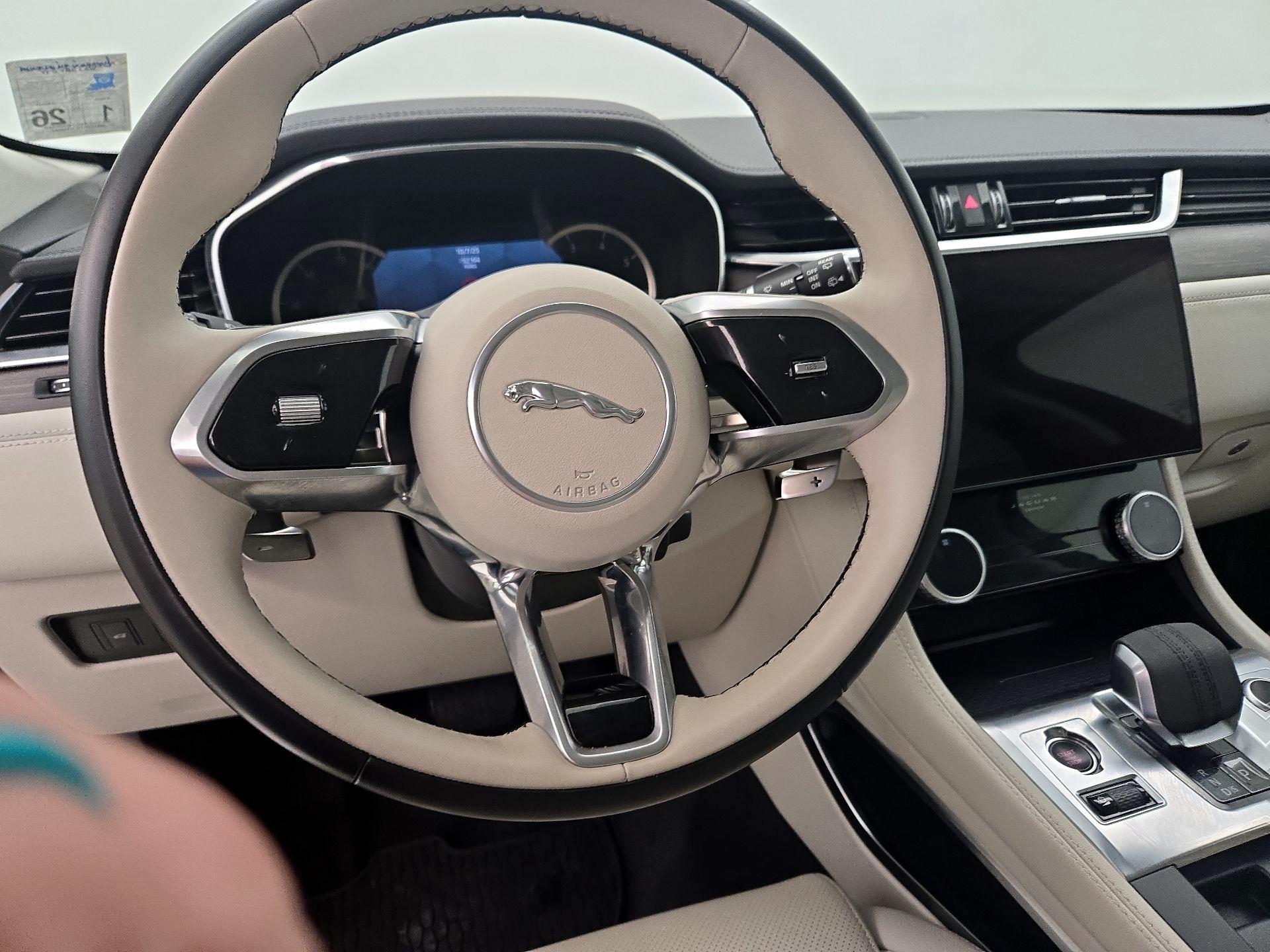 Thumbnail: 2023 Jaguar F-Pace - 10