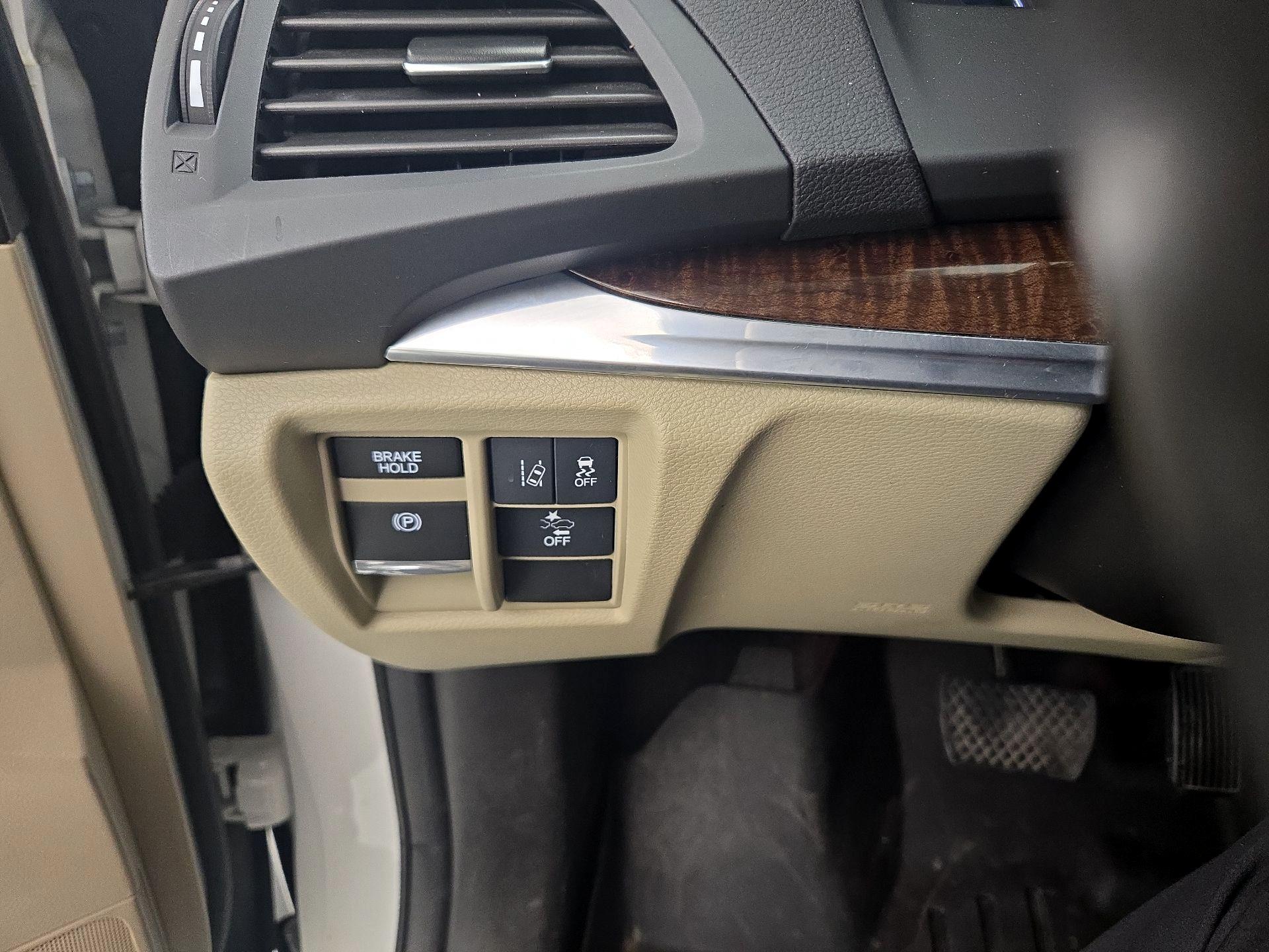 Thumbnail: 2018 Acura MDX - 13