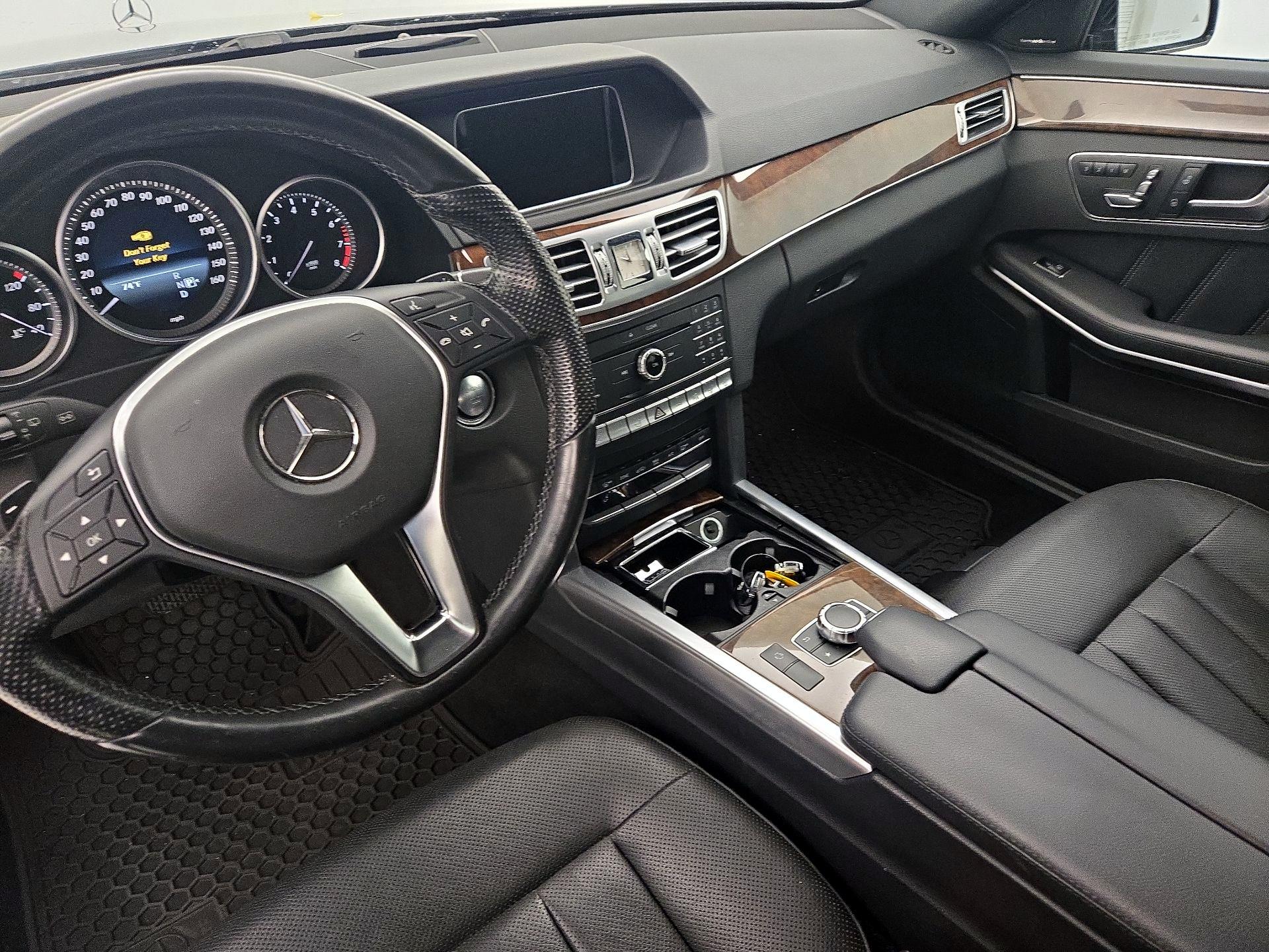 Thumbnail: 2016 Mercedes-Benz E-Class - 9